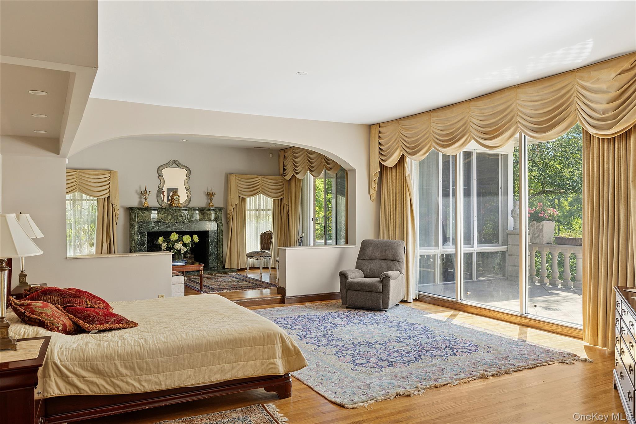 13 Chanticlare Drive, Manhasset, NY 11030