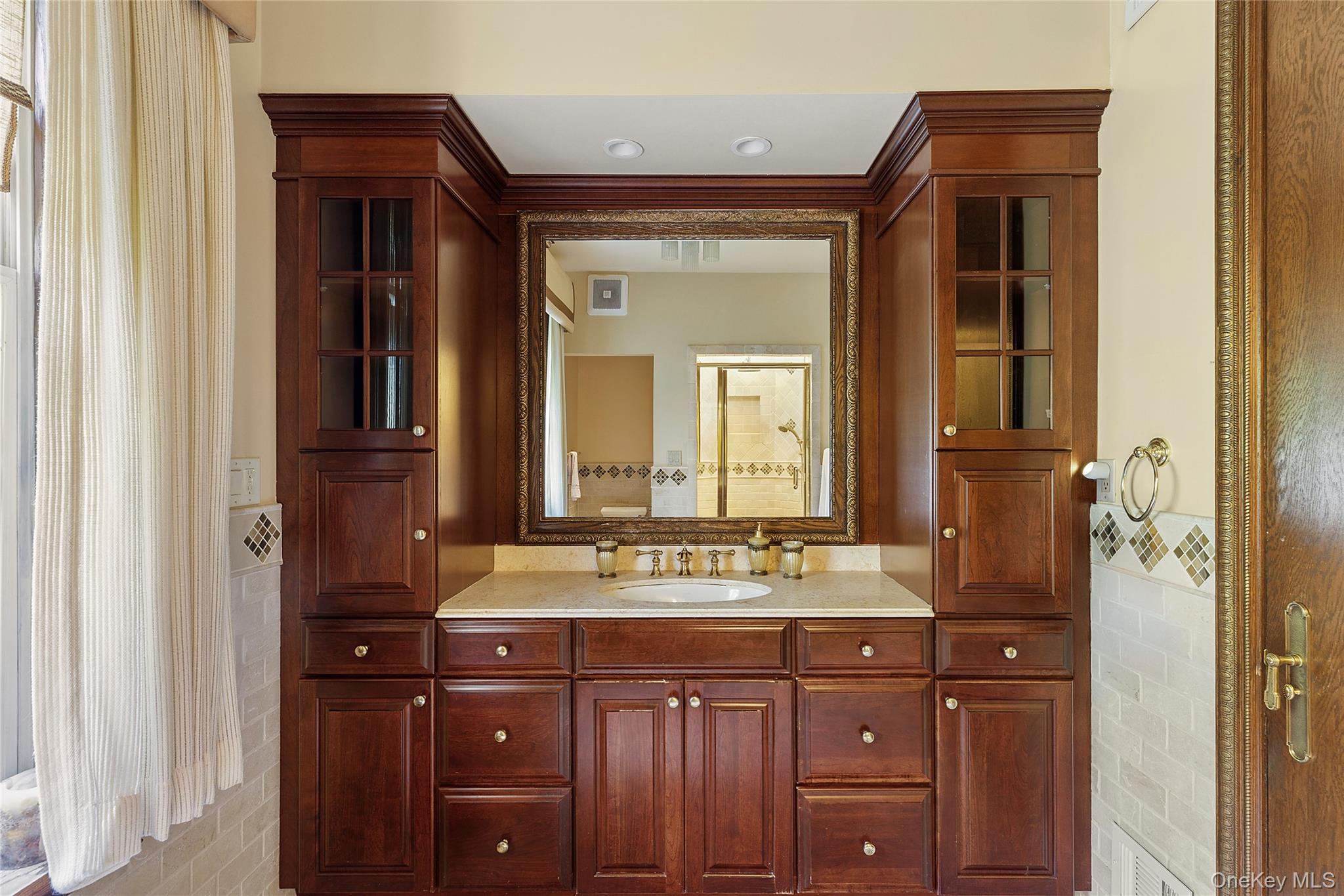 13 Chanticlare Drive, Manhasset, NY 11030