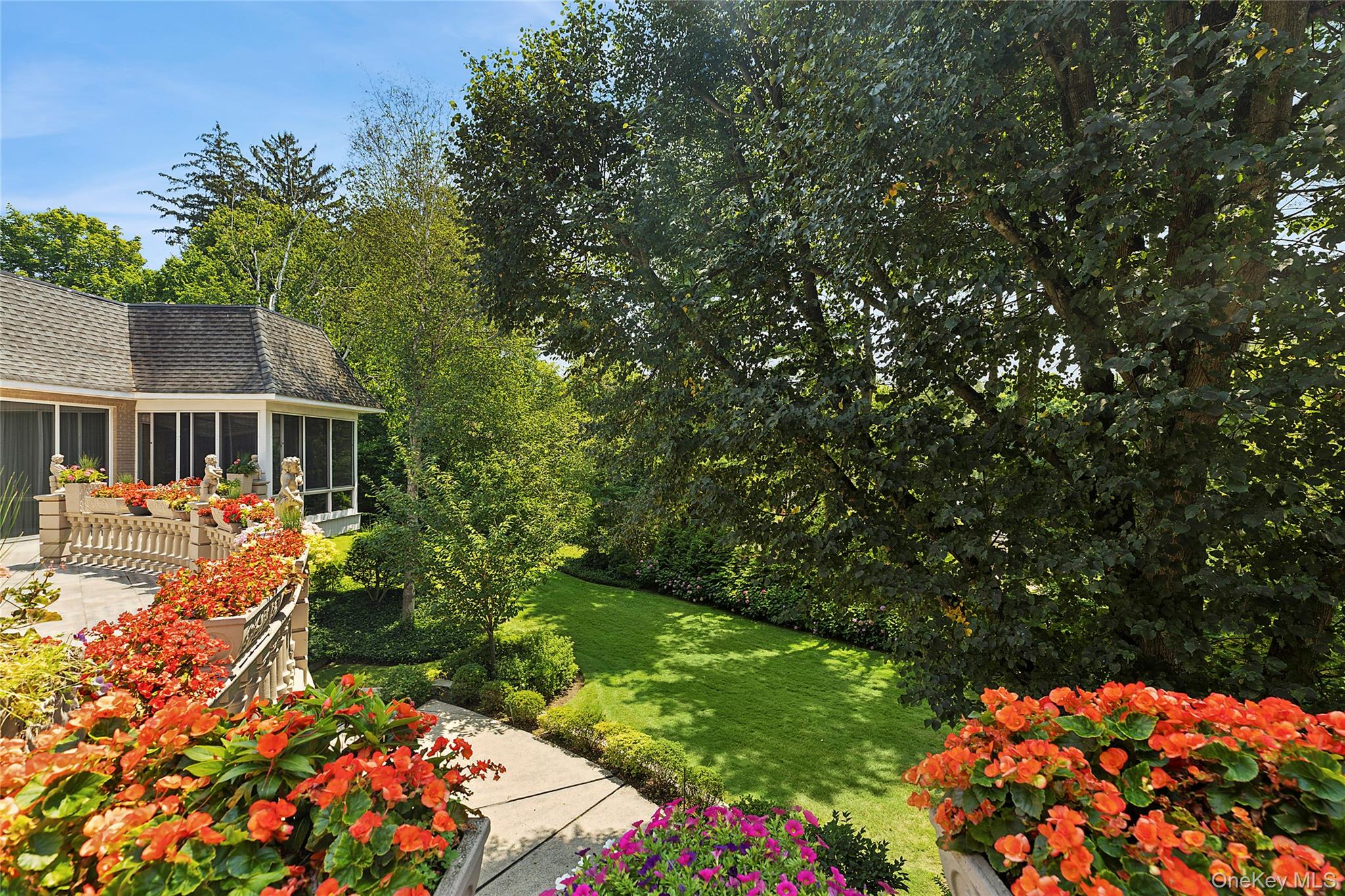 13 Chanticlare Drive, Manhasset, NY 11030