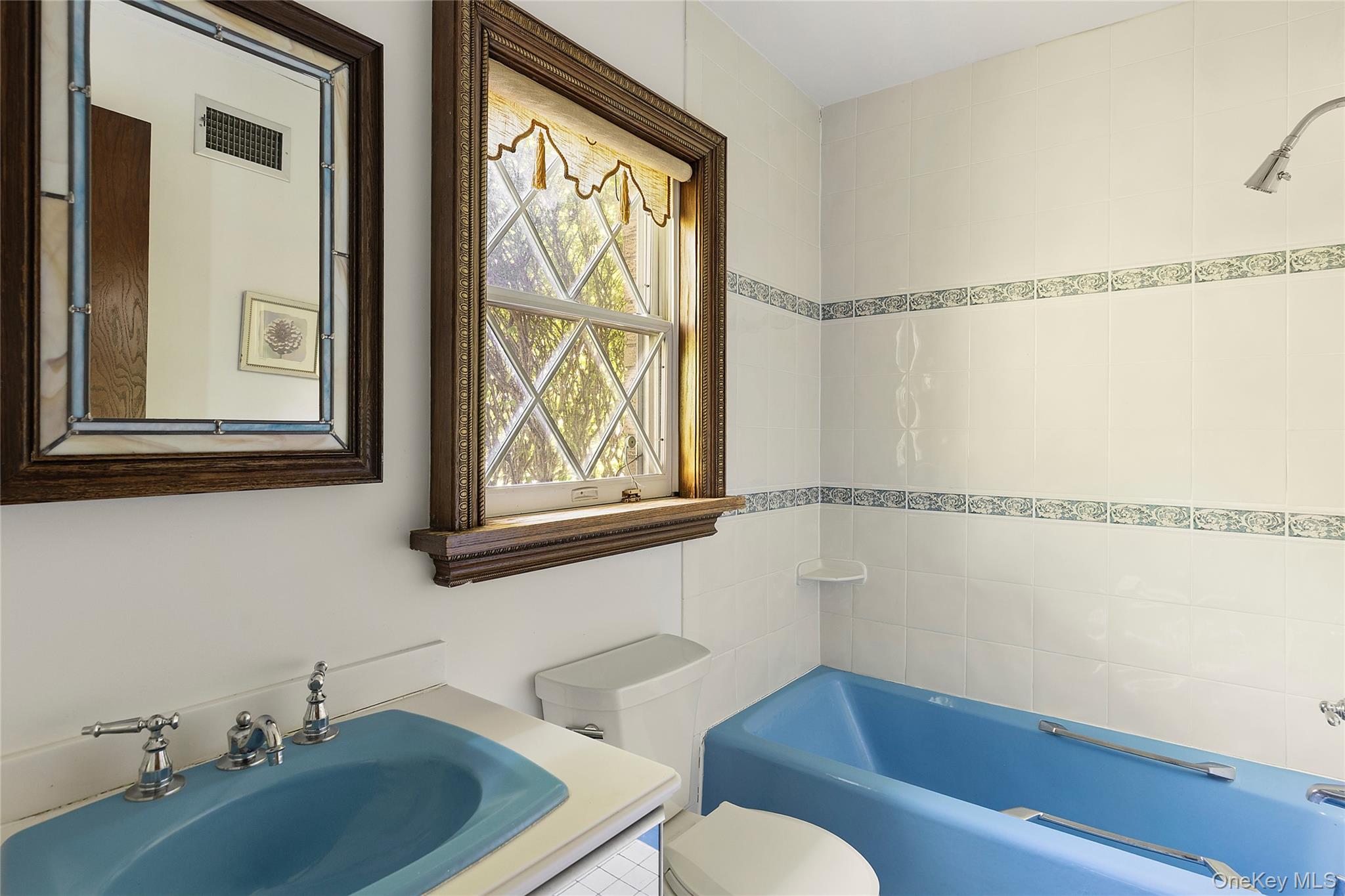 13 Chanticlare Drive, Manhasset, NY 11030