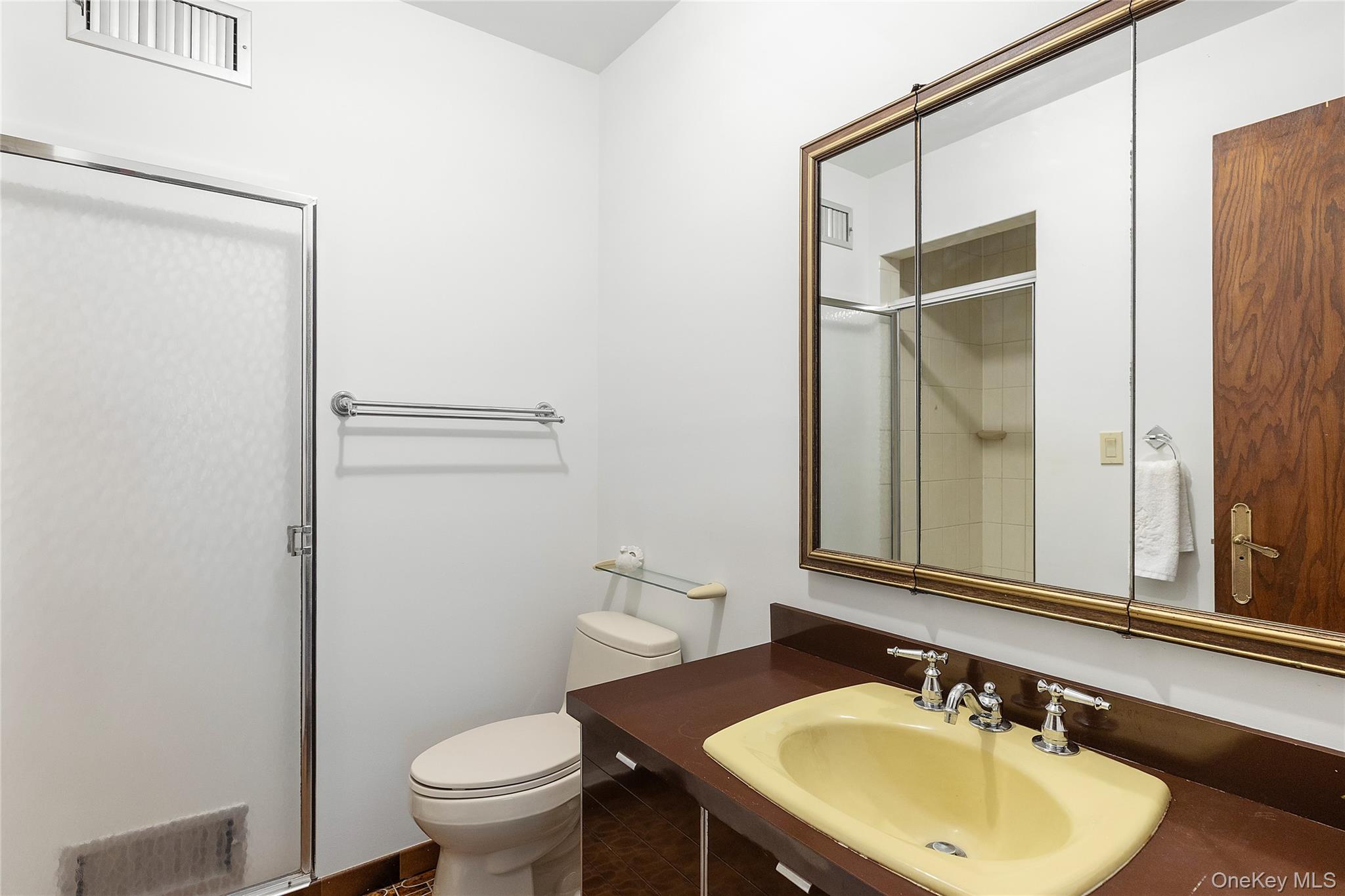 13 Chanticlare Drive, Manhasset, NY 11030