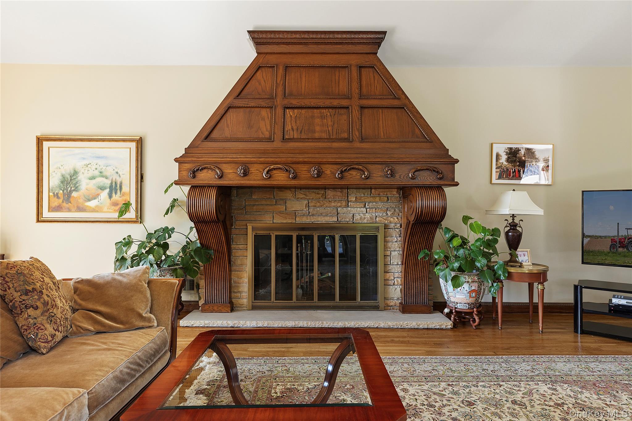 13 Chanticlare Drive, Manhasset, NY 11030