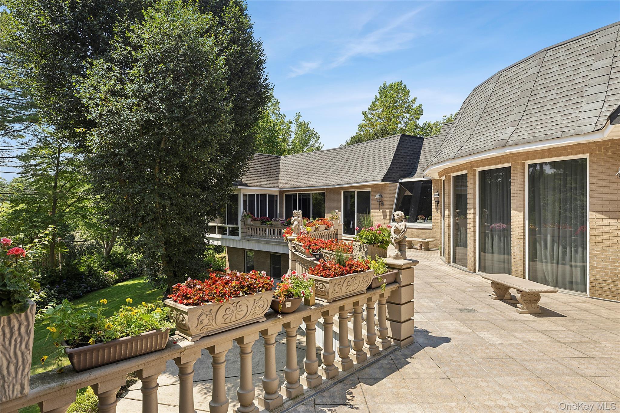 13 Chanticlare Drive, Manhasset, NY 11030