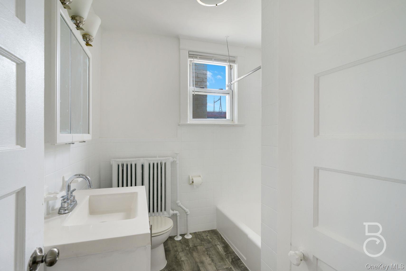 27-12 Ditmars Boulevard, Astoria, NY 11105