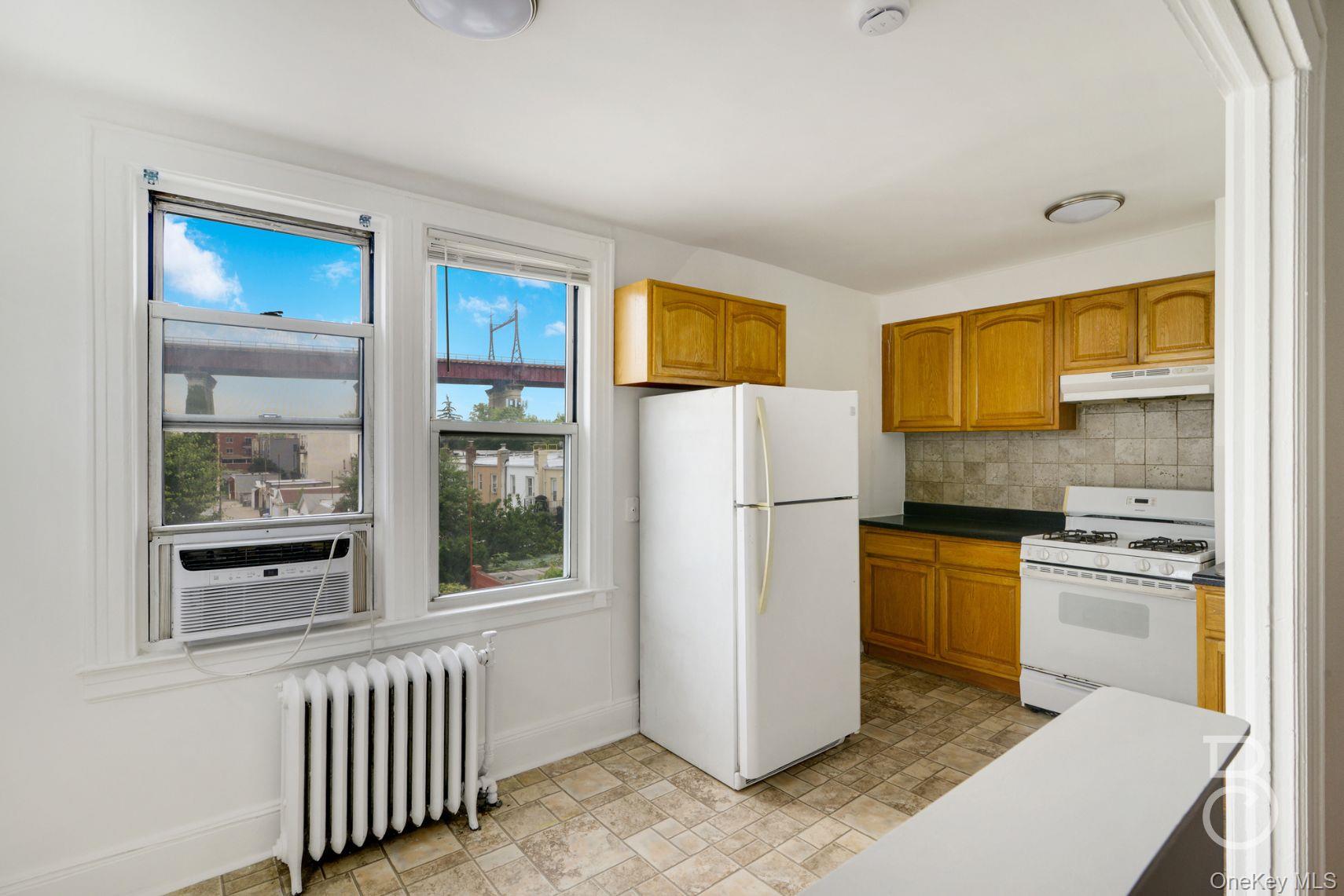 27-12 Ditmars Boulevard, Astoria, NY 11105