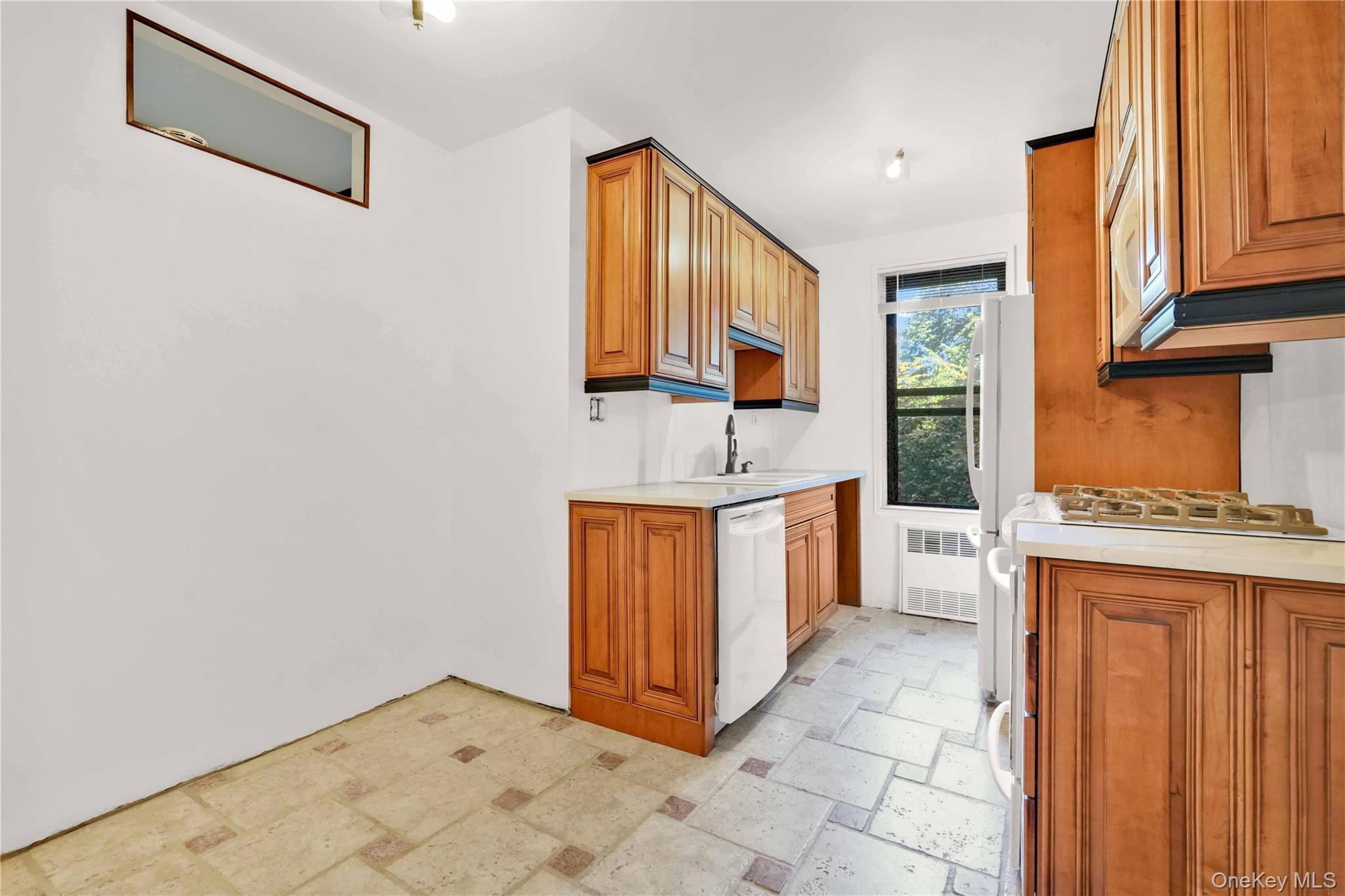 224-24 Union Turnpike # 2B, Bayside, NY 11364