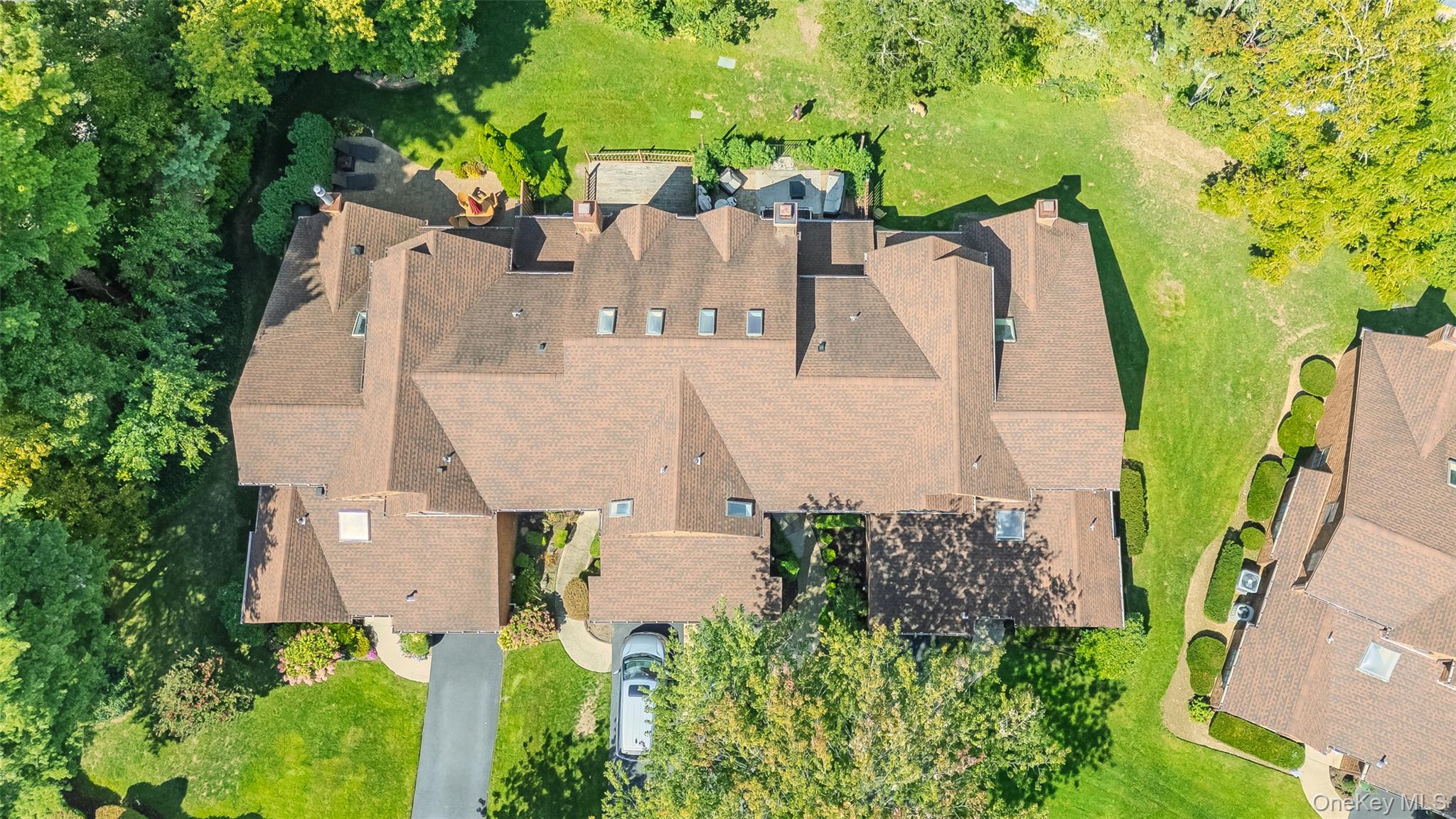 7 Sutton Place, Islip, NY 11751