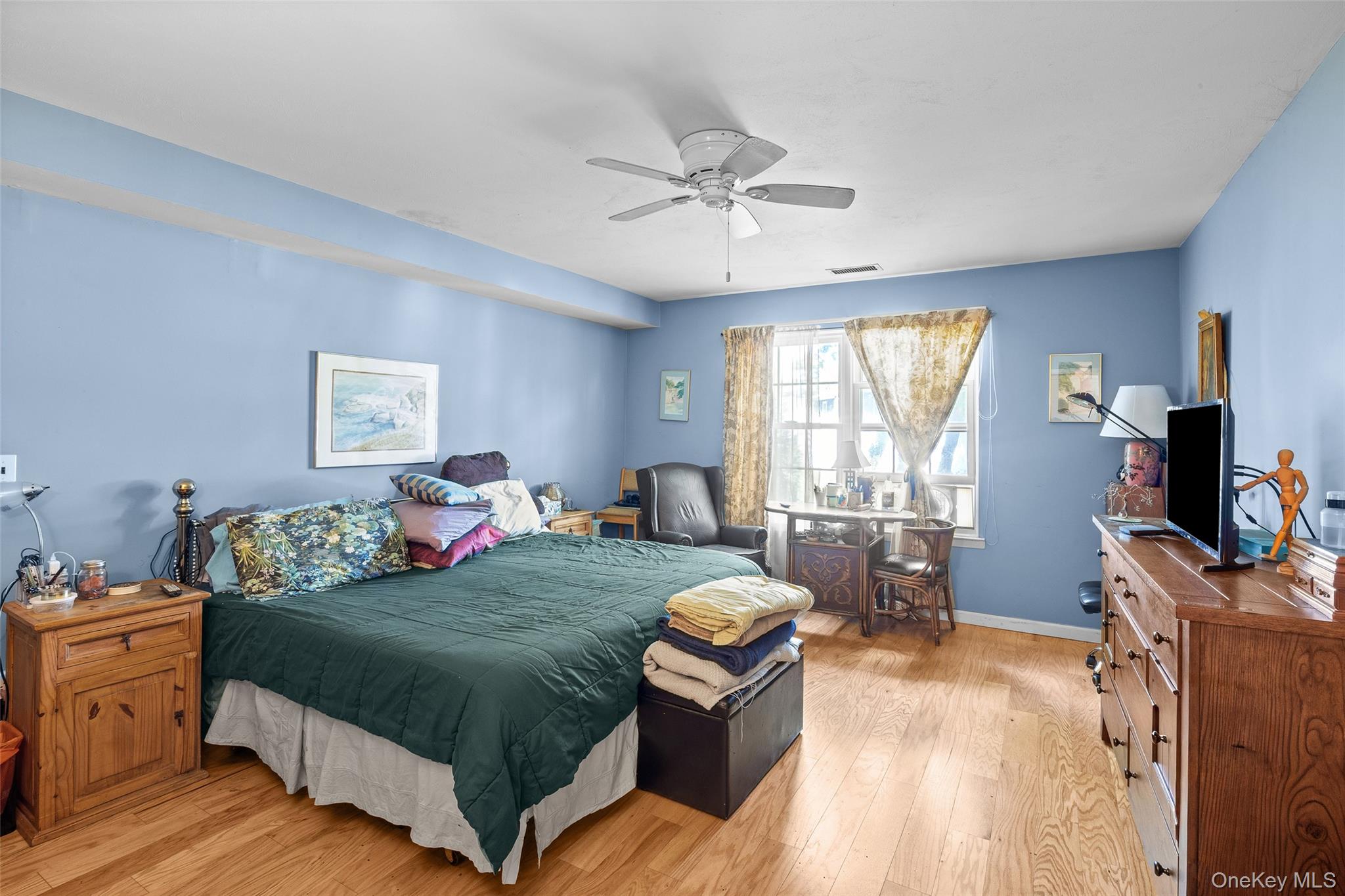 7 Sutton Place, Islip, NY 11751