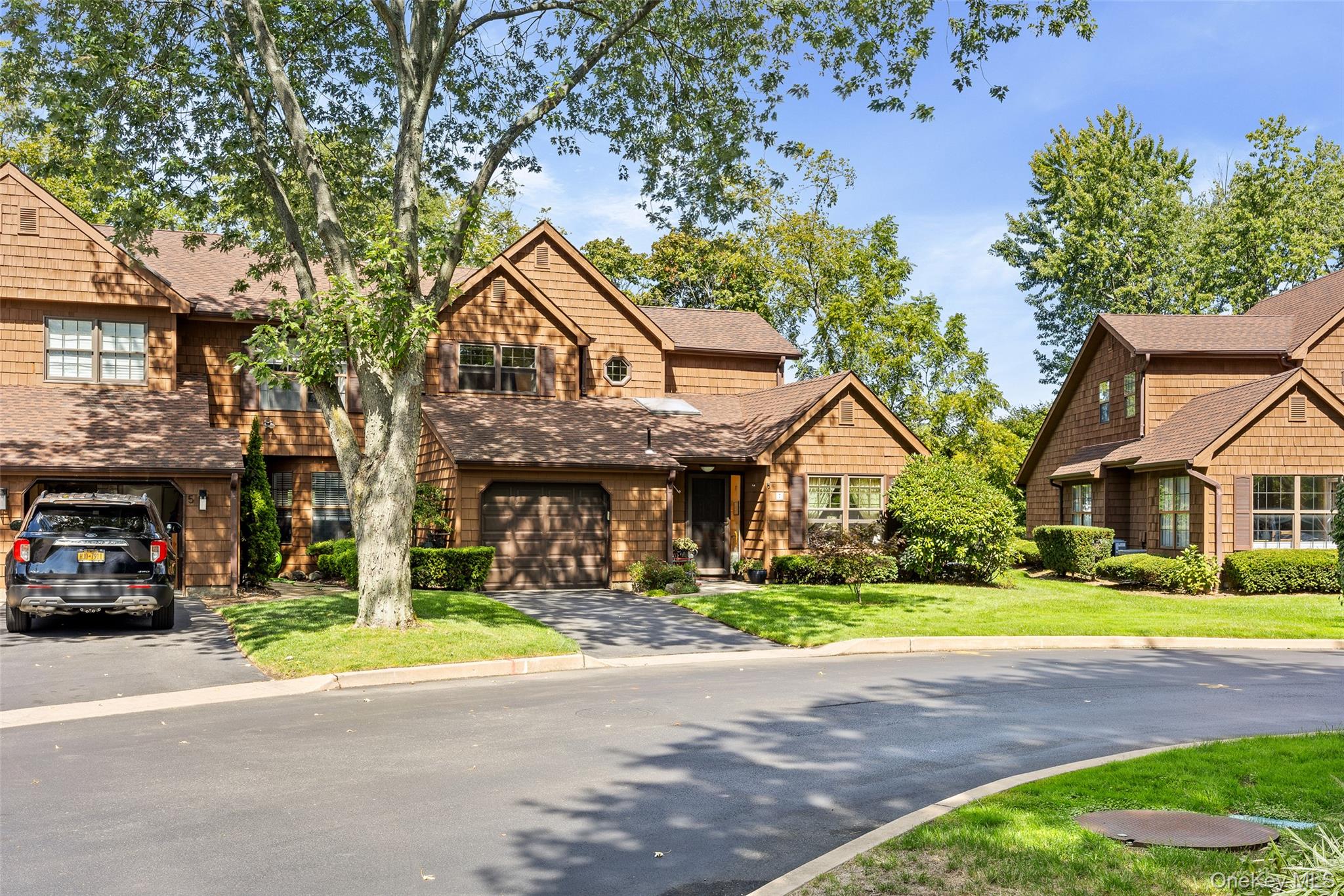 7 Sutton Place, Islip, NY 11751