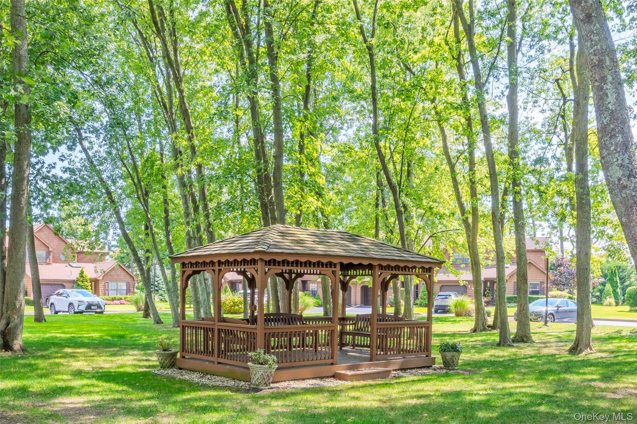 7 Sutton Place, Islip, NY 11751