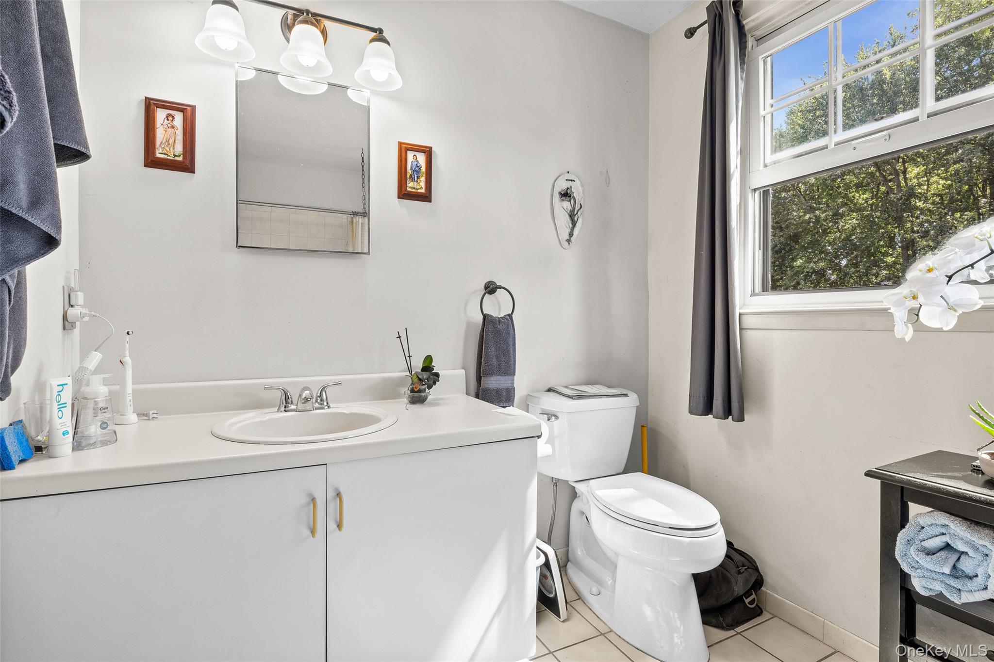 7 Sutton Place, Islip, NY 11751