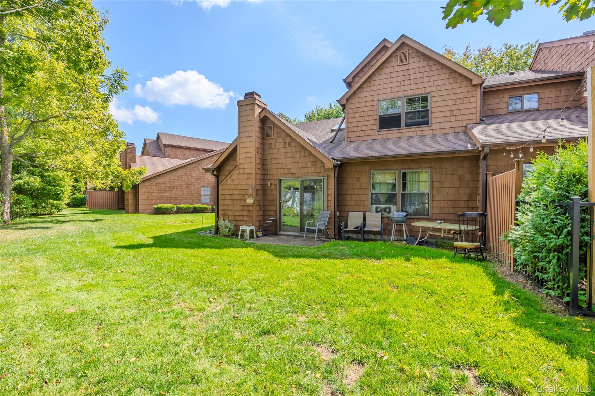 7 Sutton Place, Islip, NY 11751