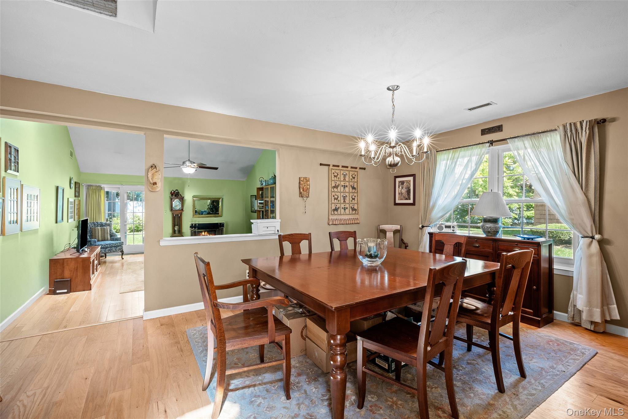 7 Sutton Place, Islip, NY 11751