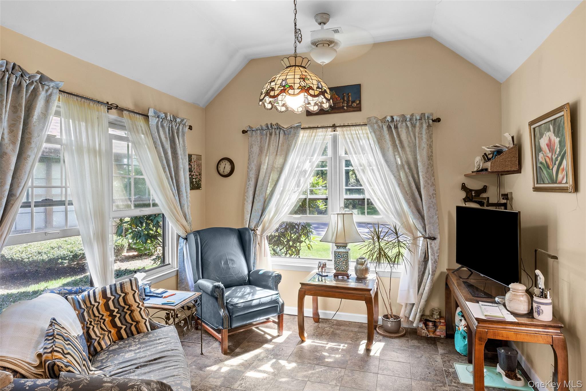 7 Sutton Place, Islip, NY 11751