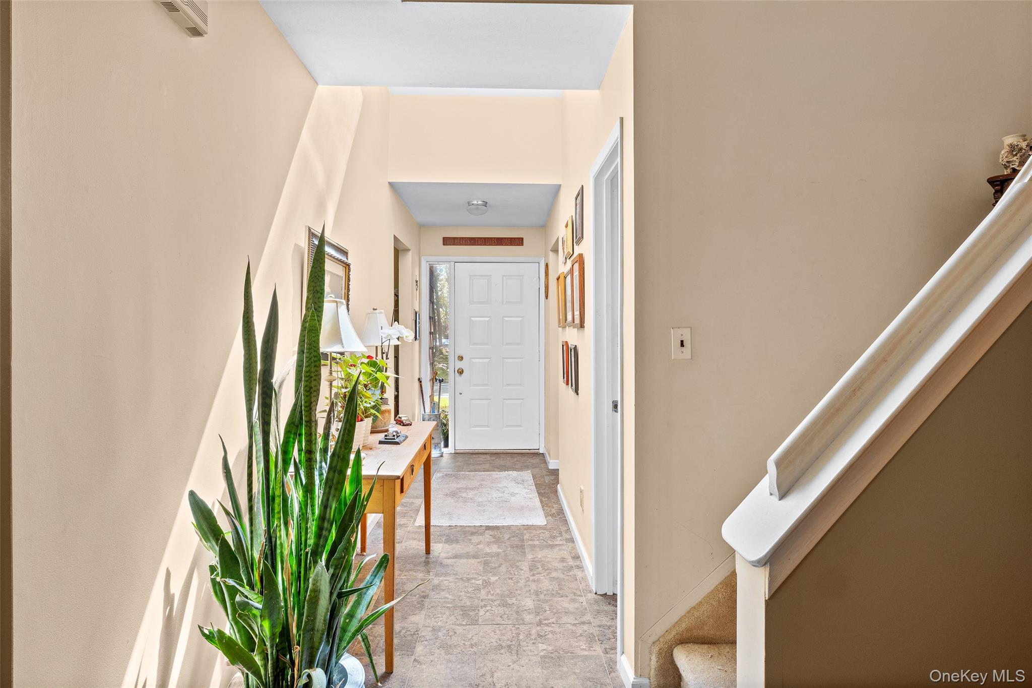 7 Sutton Place, Islip, NY 11751