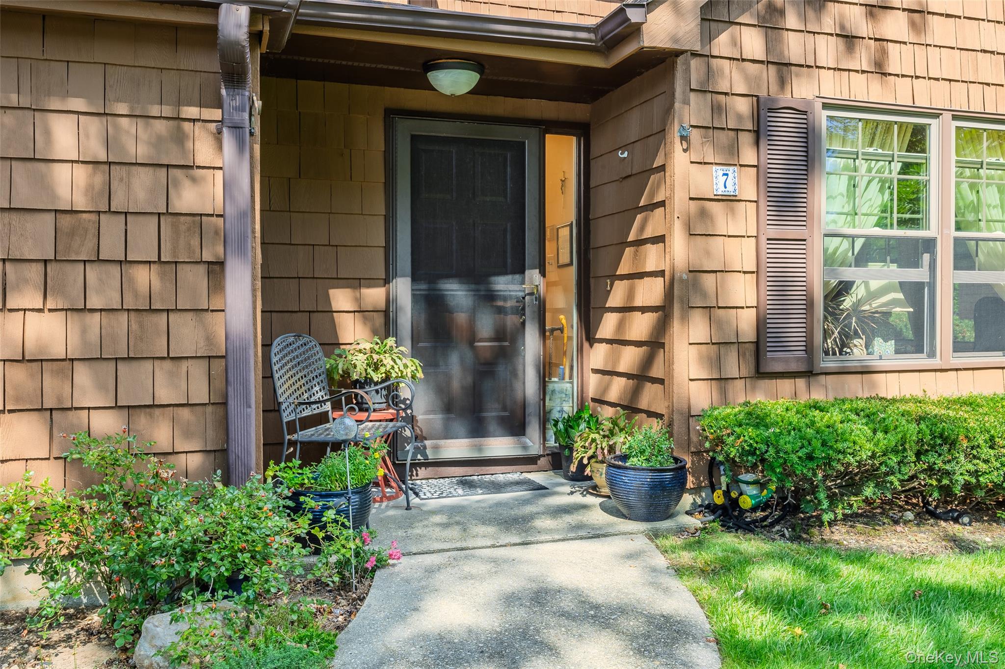 7 Sutton Place, Islip, NY 11751