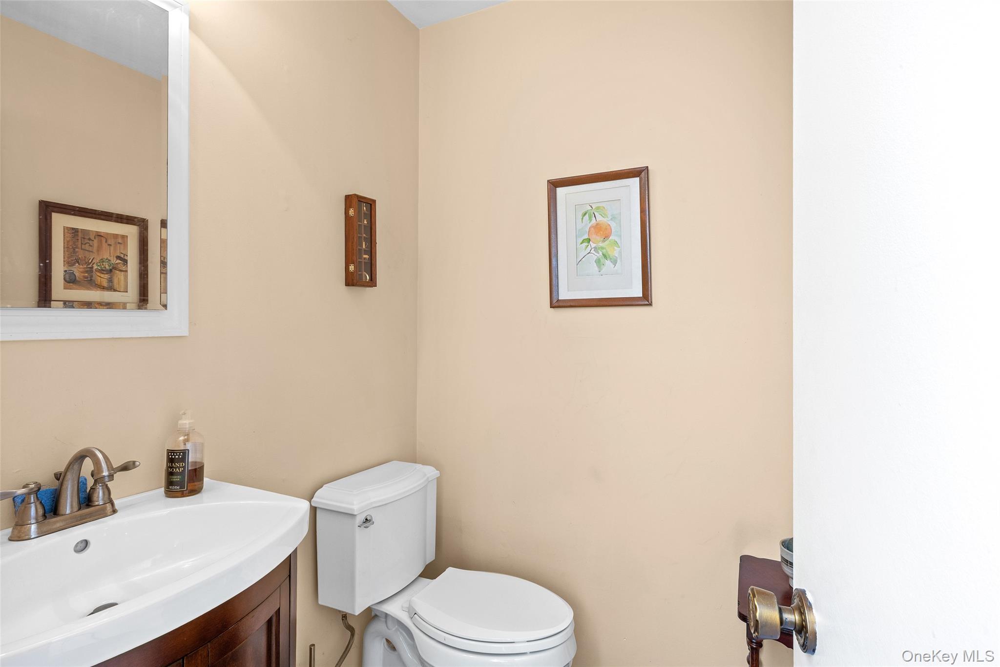 7 Sutton Place, Islip, NY 11751