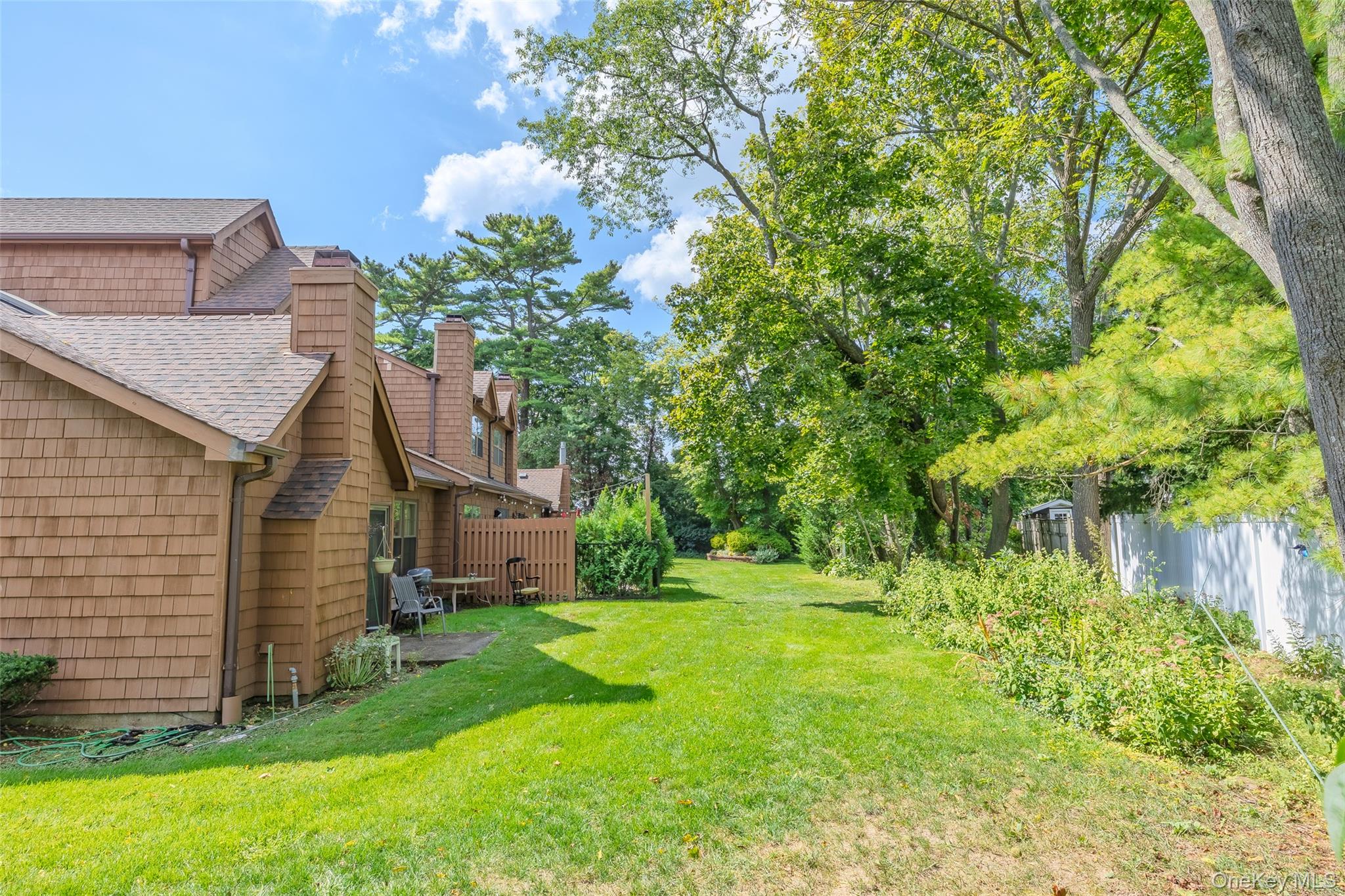 7 Sutton Place, Islip, NY 11751