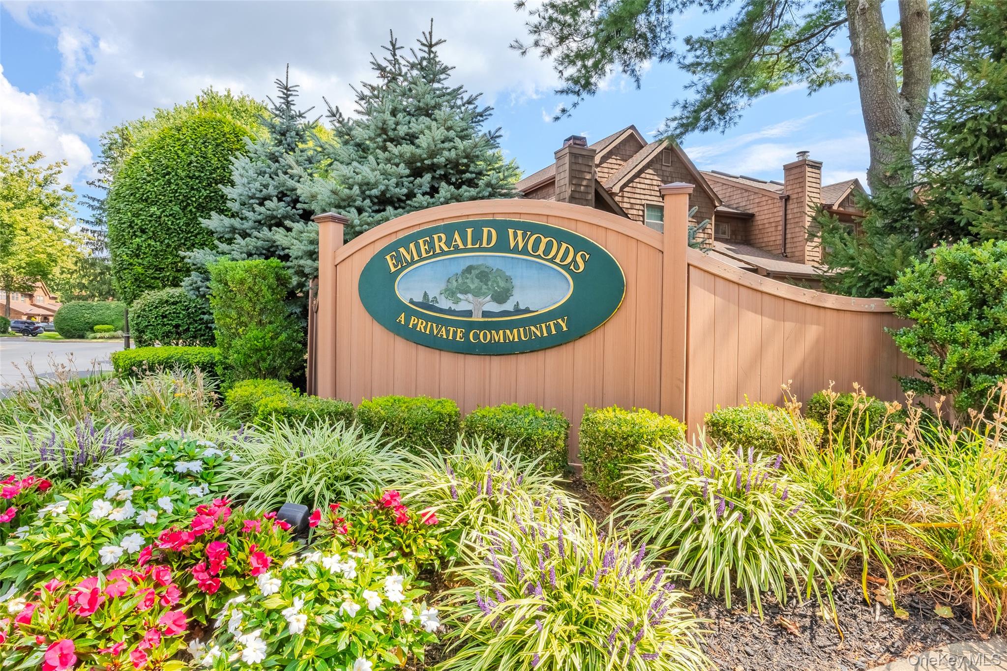 7 Sutton Place, Islip, NY 11751