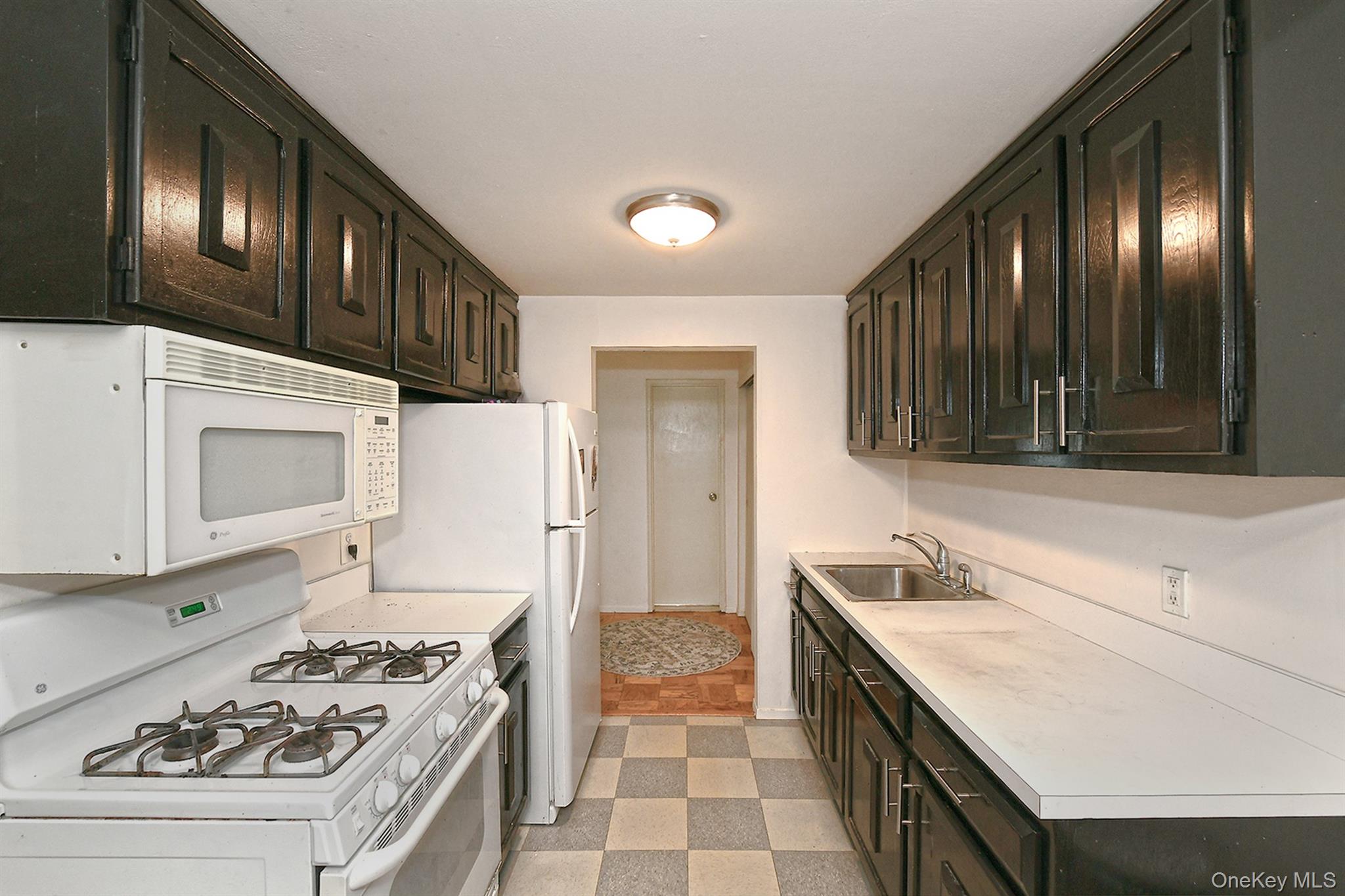 98 Jervis Avenue # 98, Farmingdale, NY 11735