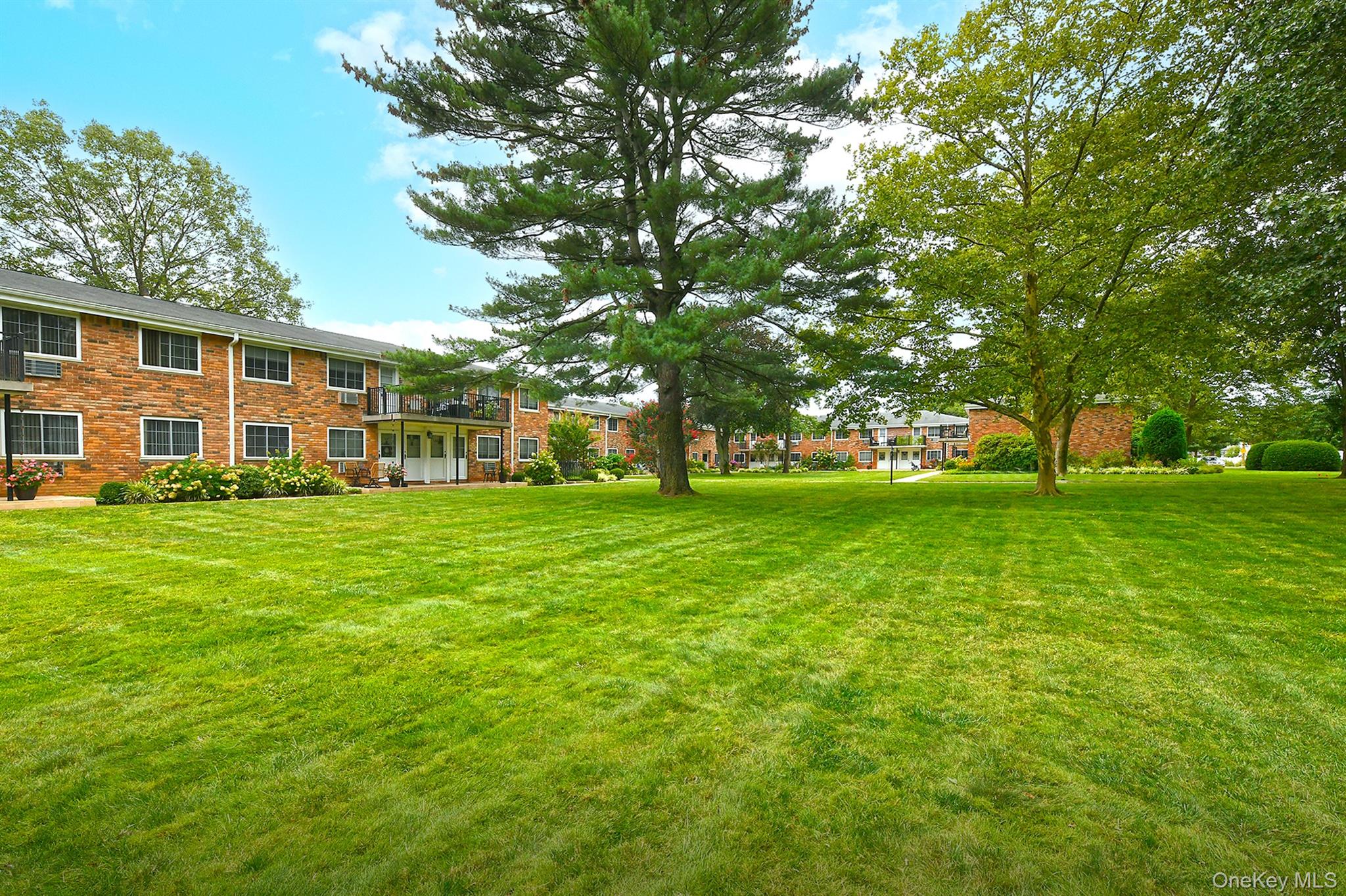 98 Jervis Avenue # 98, Farmingdale, NY 11735