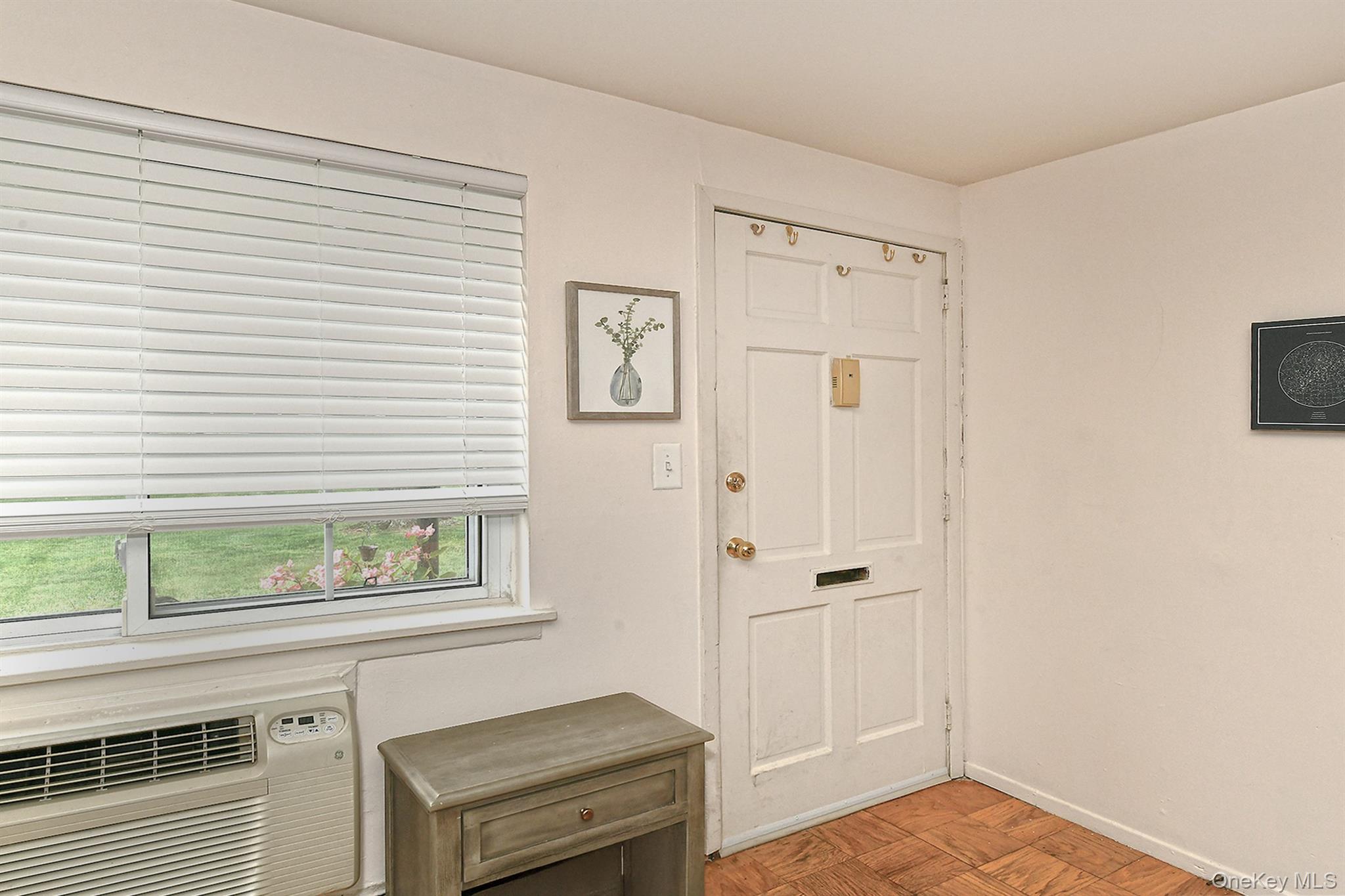 98 Jervis Avenue # 98, Farmingdale, NY 11735