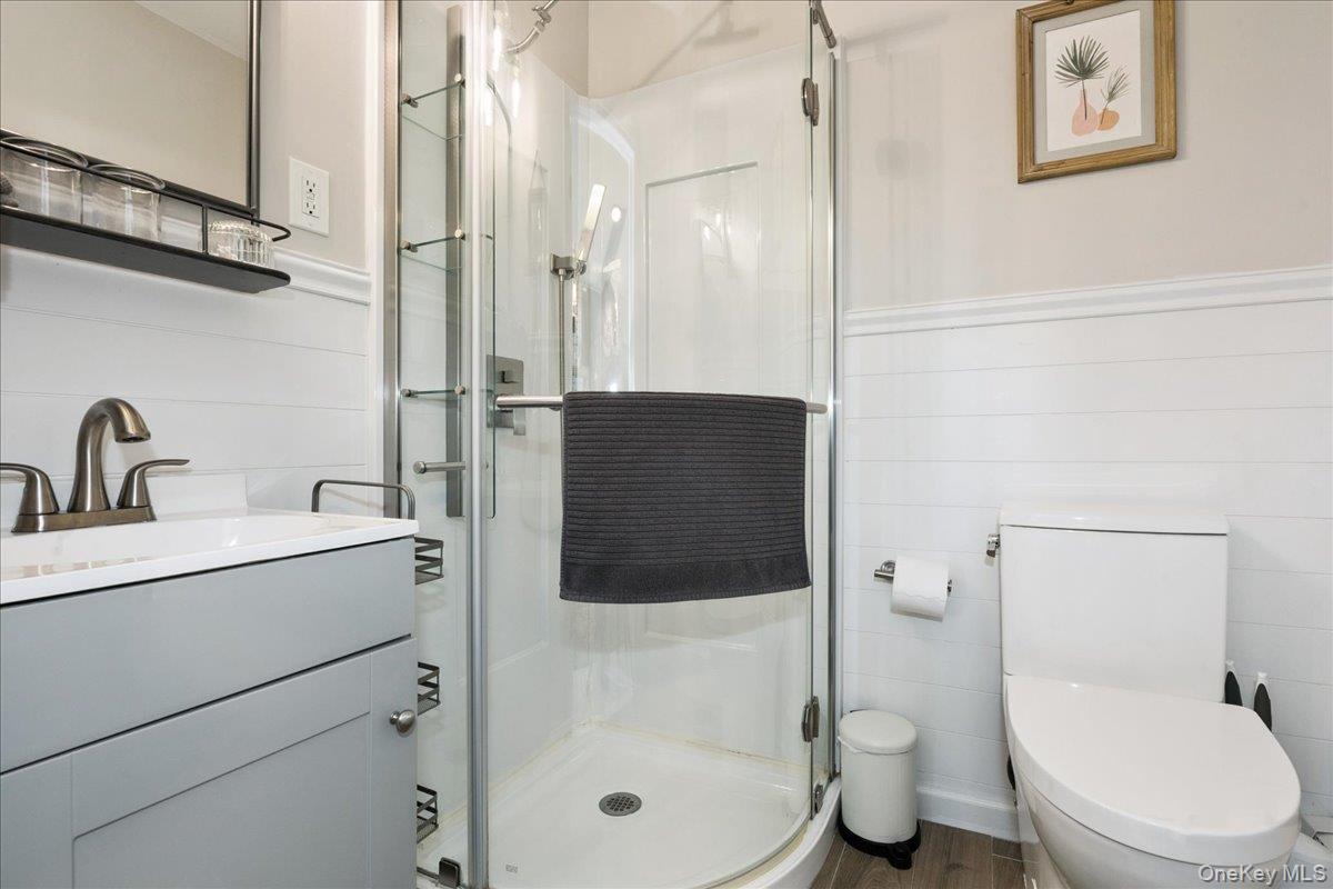 14 Osceola Avenue, Deer Park, NY 11729