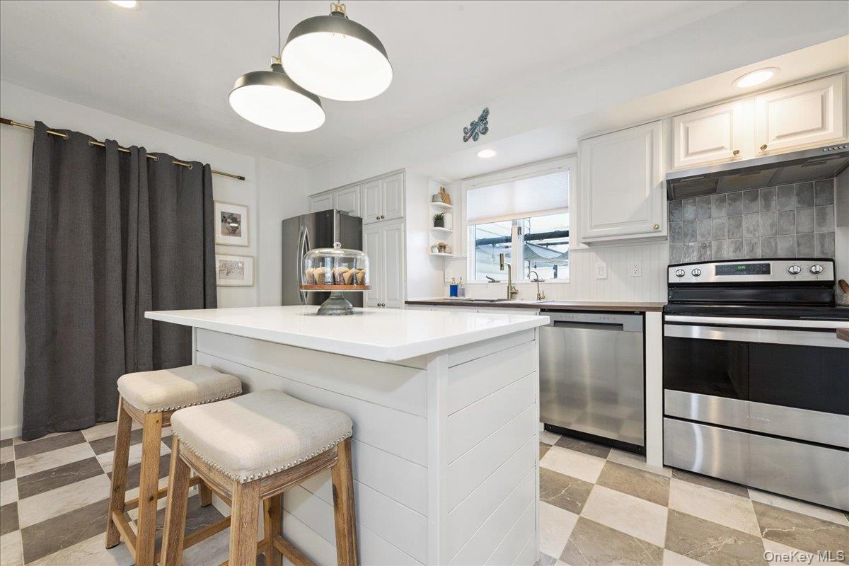 14 Osceola Avenue, Deer Park, NY 11729