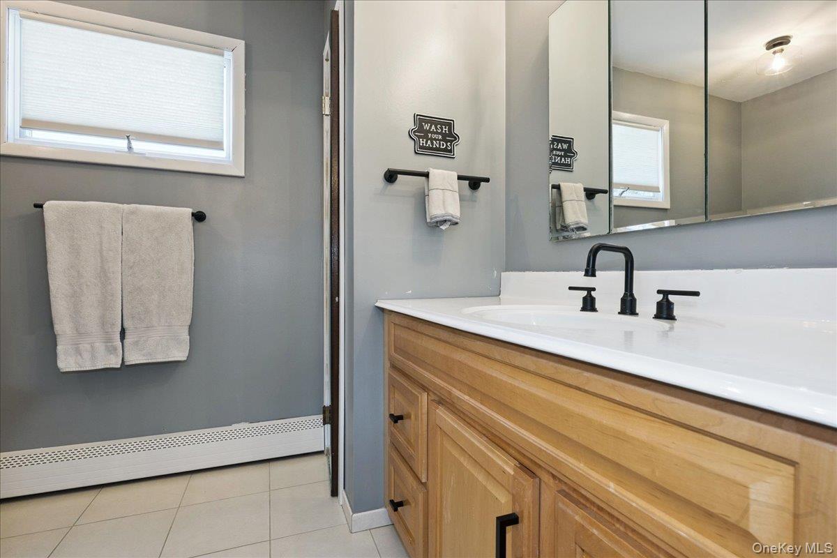 14 Osceola Avenue, Deer Park, NY 11729