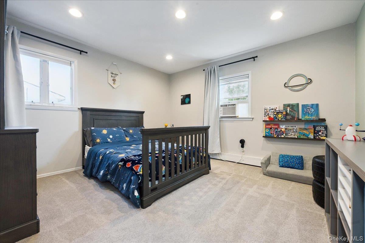 14 Osceola Avenue, Deer Park, NY 11729