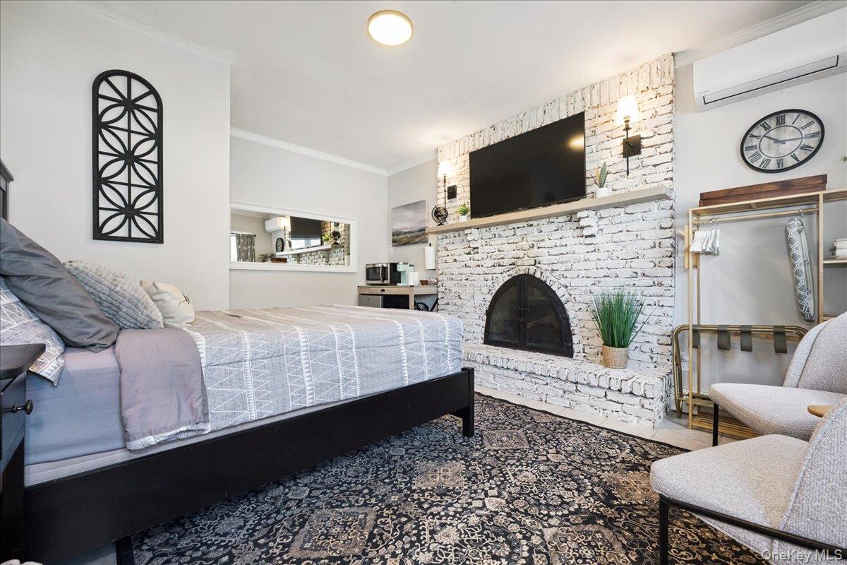 14 Osceola Avenue, Deer Park, NY 11729