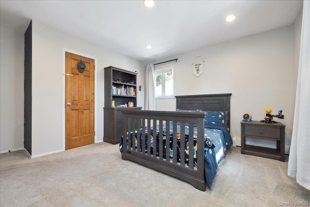 14 Osceola Avenue, Deer Park, NY 11729