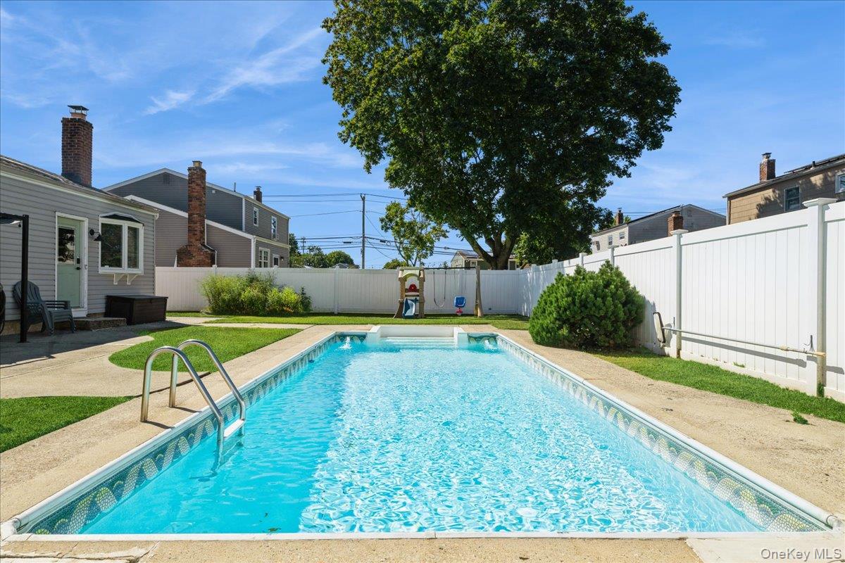 14 Osceola Avenue, Deer Park, NY 11729