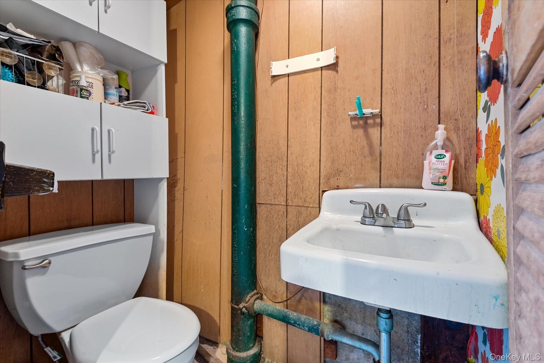 64-22 79th Street, Middle Village, NY 11379