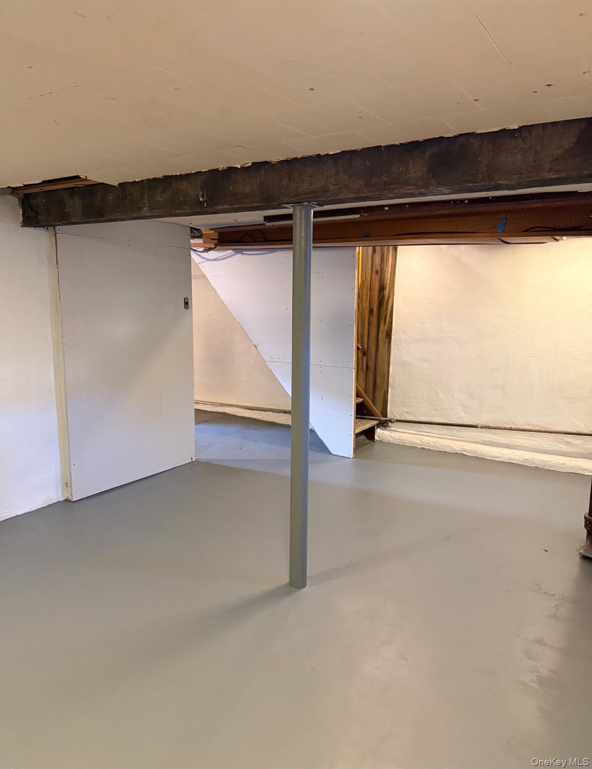 64-22 79th Street, Middle Village, NY 11379