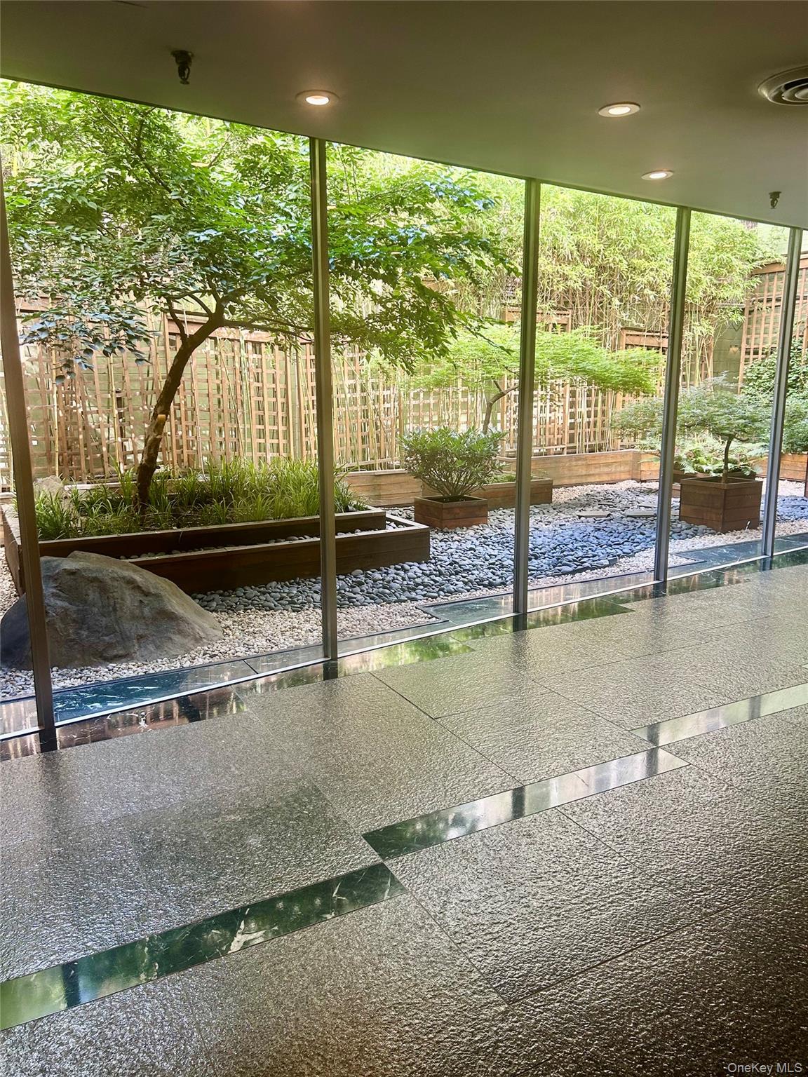 201 E 66th Street # 14D, New York (Manhattan), NY 10065