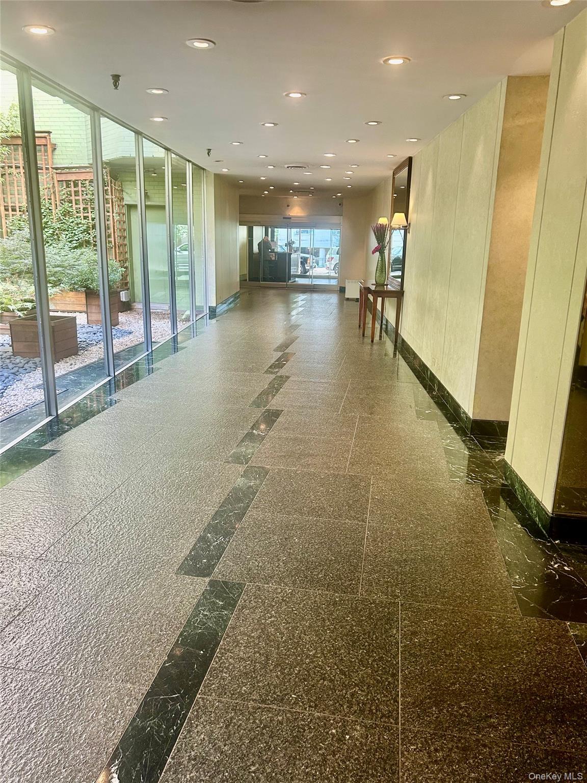 201 E 66th Street # 14D, New York (Manhattan), NY 10065