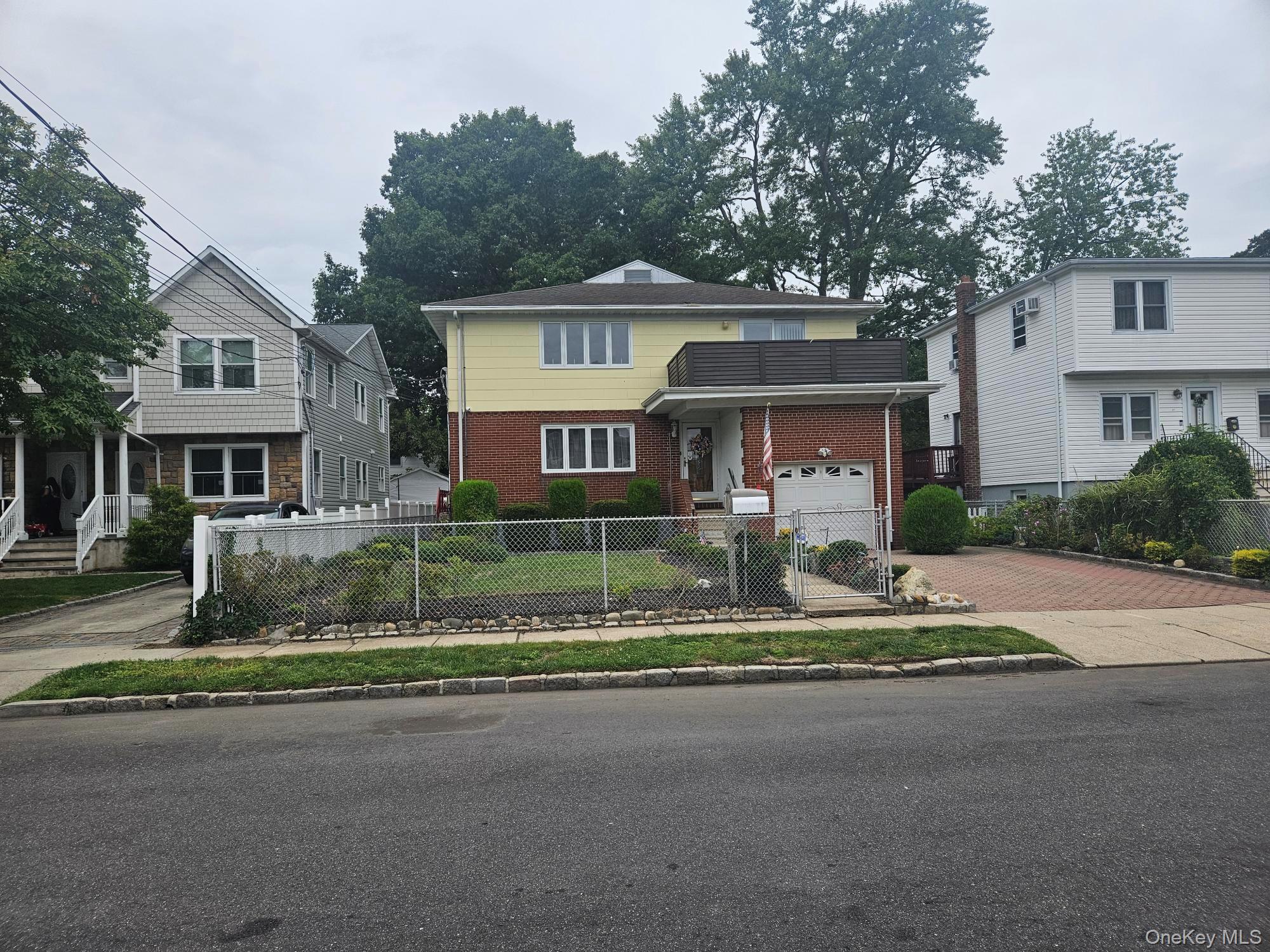 55 Juniper Road # A, Port Washington, NY 11050