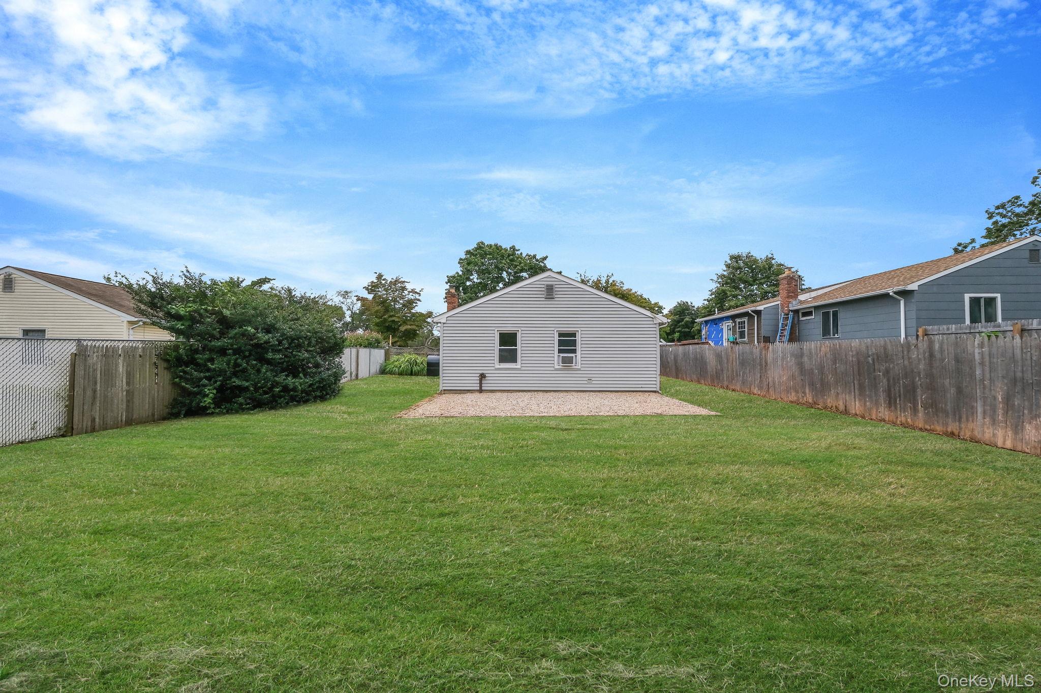 66 Laurin Road, Calverton, NY 11933