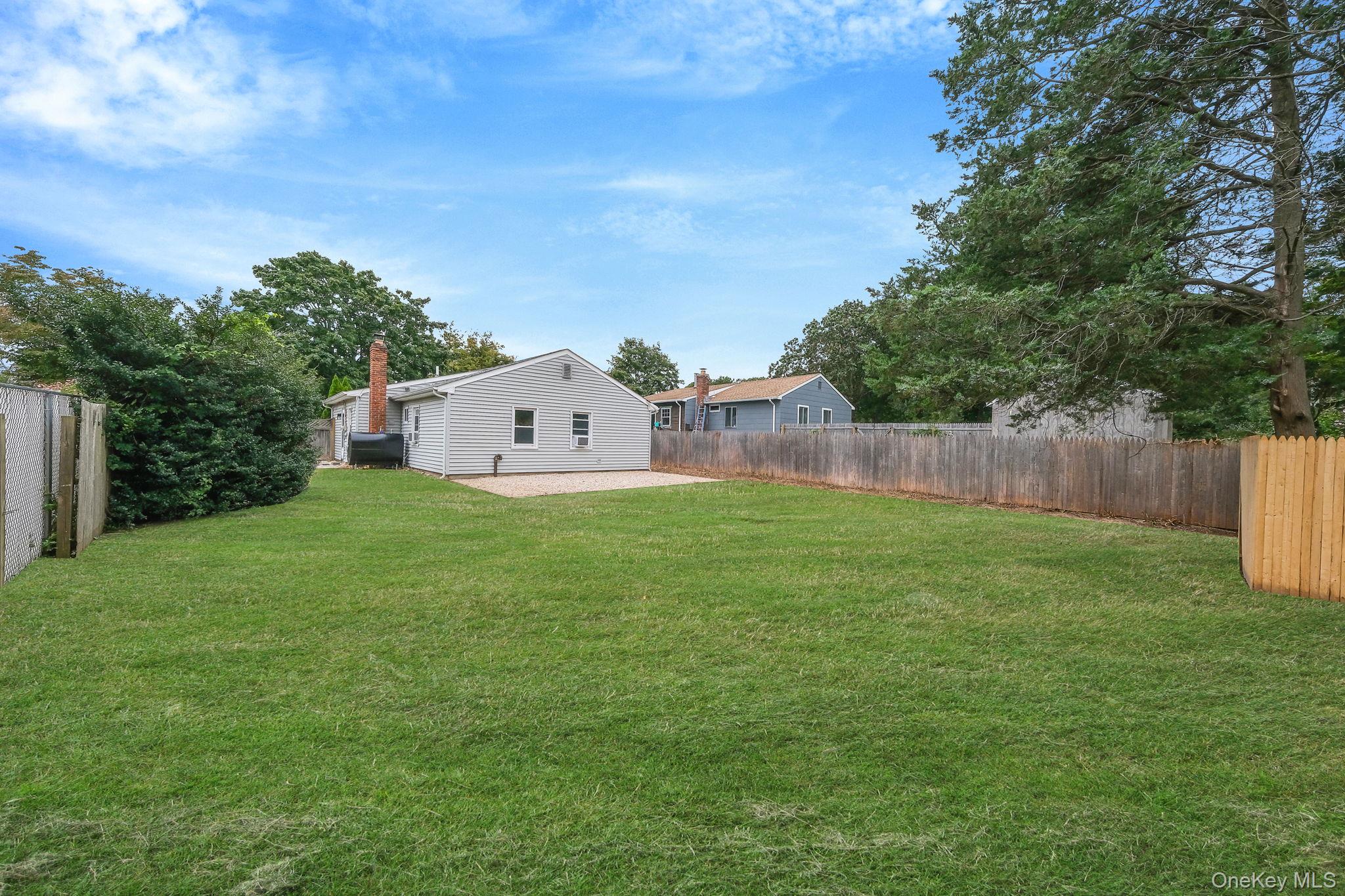 66 Laurin Road, Calverton, NY 11933