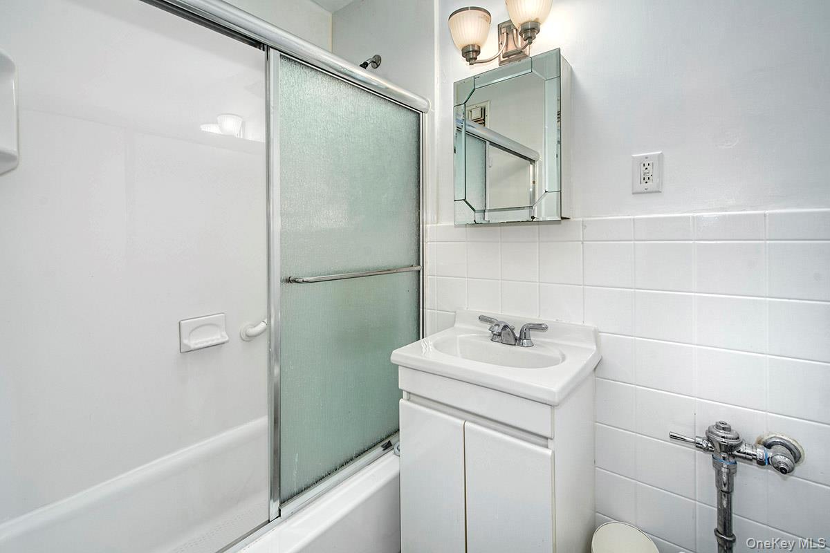 609 Kappock Street # 3F, Bronx, NY 10463