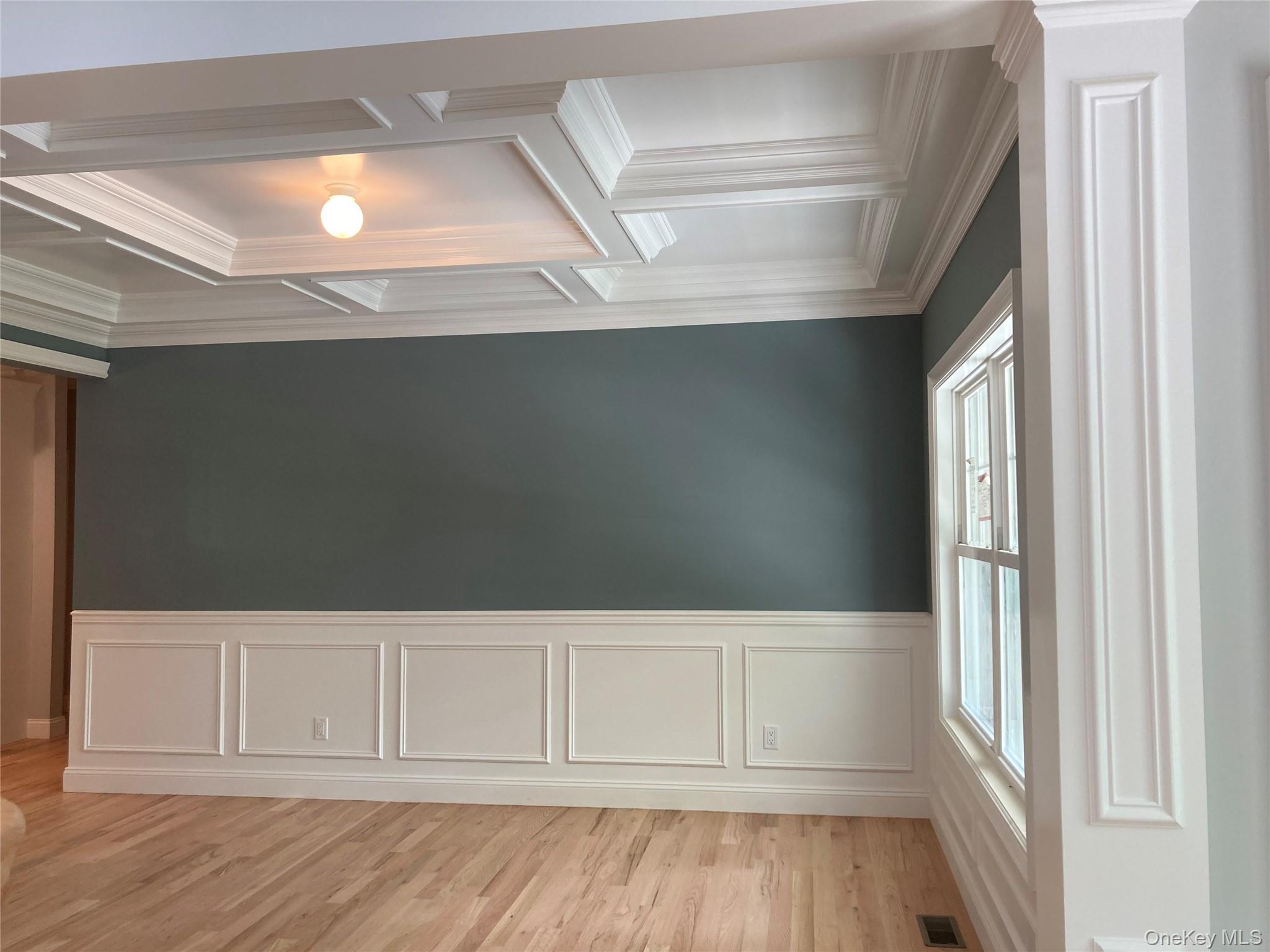 130 Syosset Woodbury Road, Syosset, NY 11791