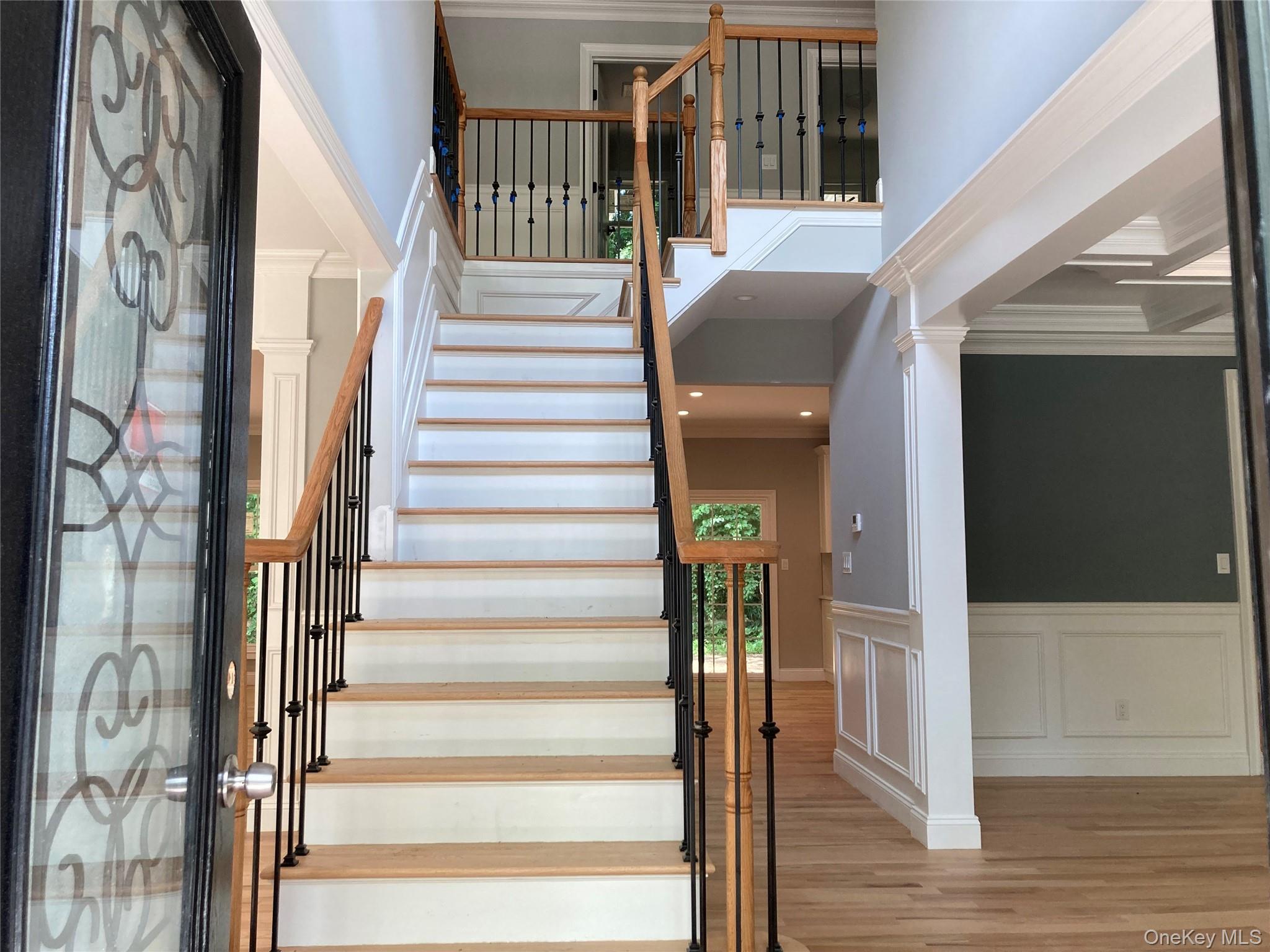 130 Syosset Woodbury Road, Syosset, NY 11791