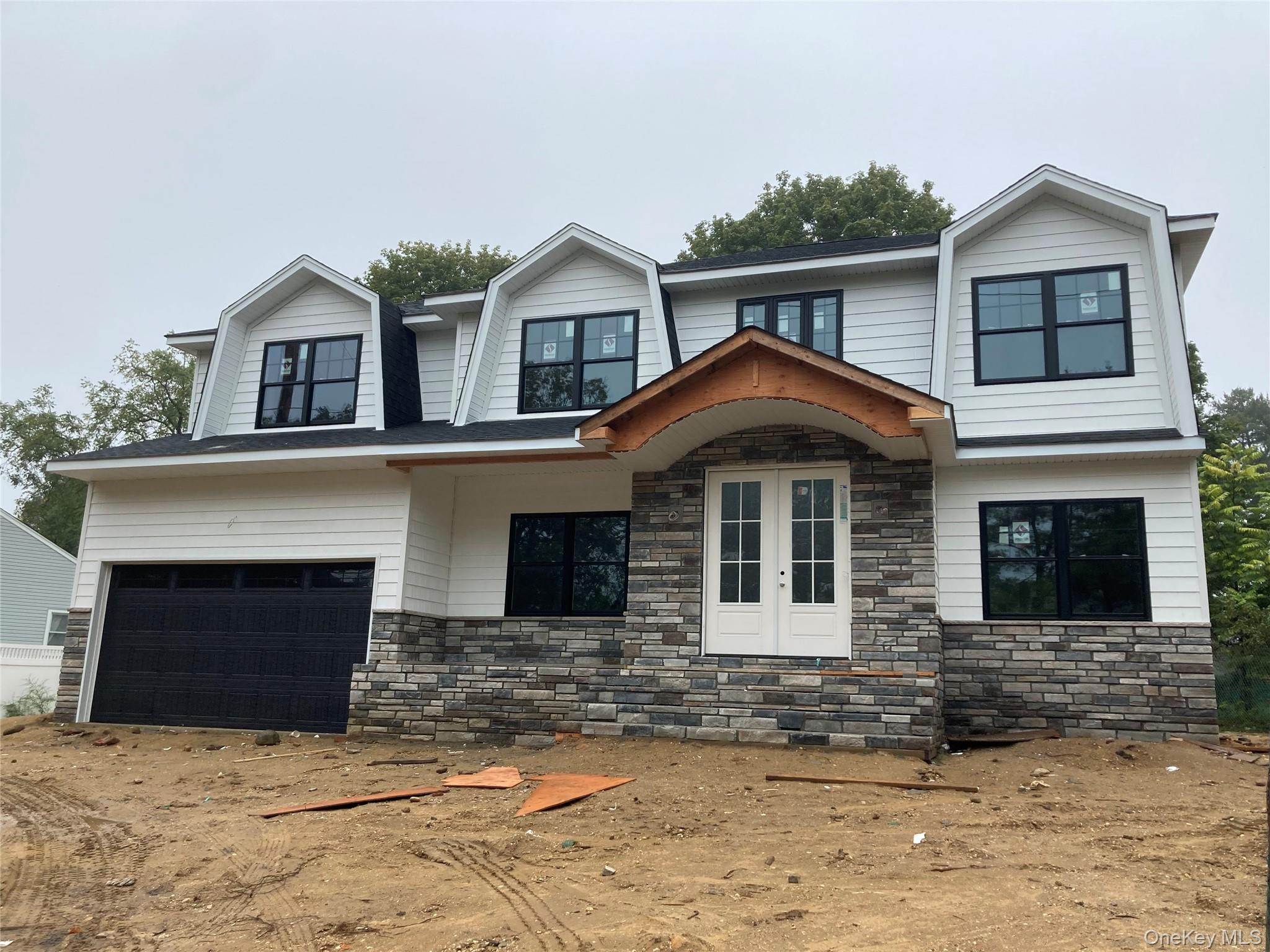 130 Syosset Woodbury Road, Syosset, NY 11791