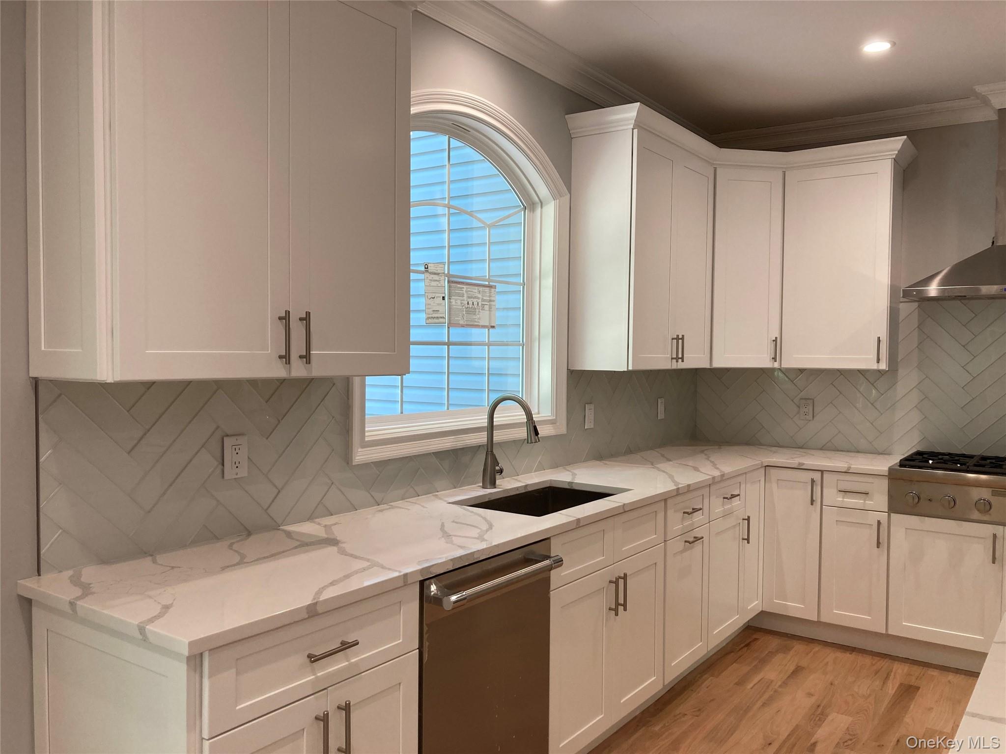 130 Syosset Woodbury Road, Syosset, NY 11791