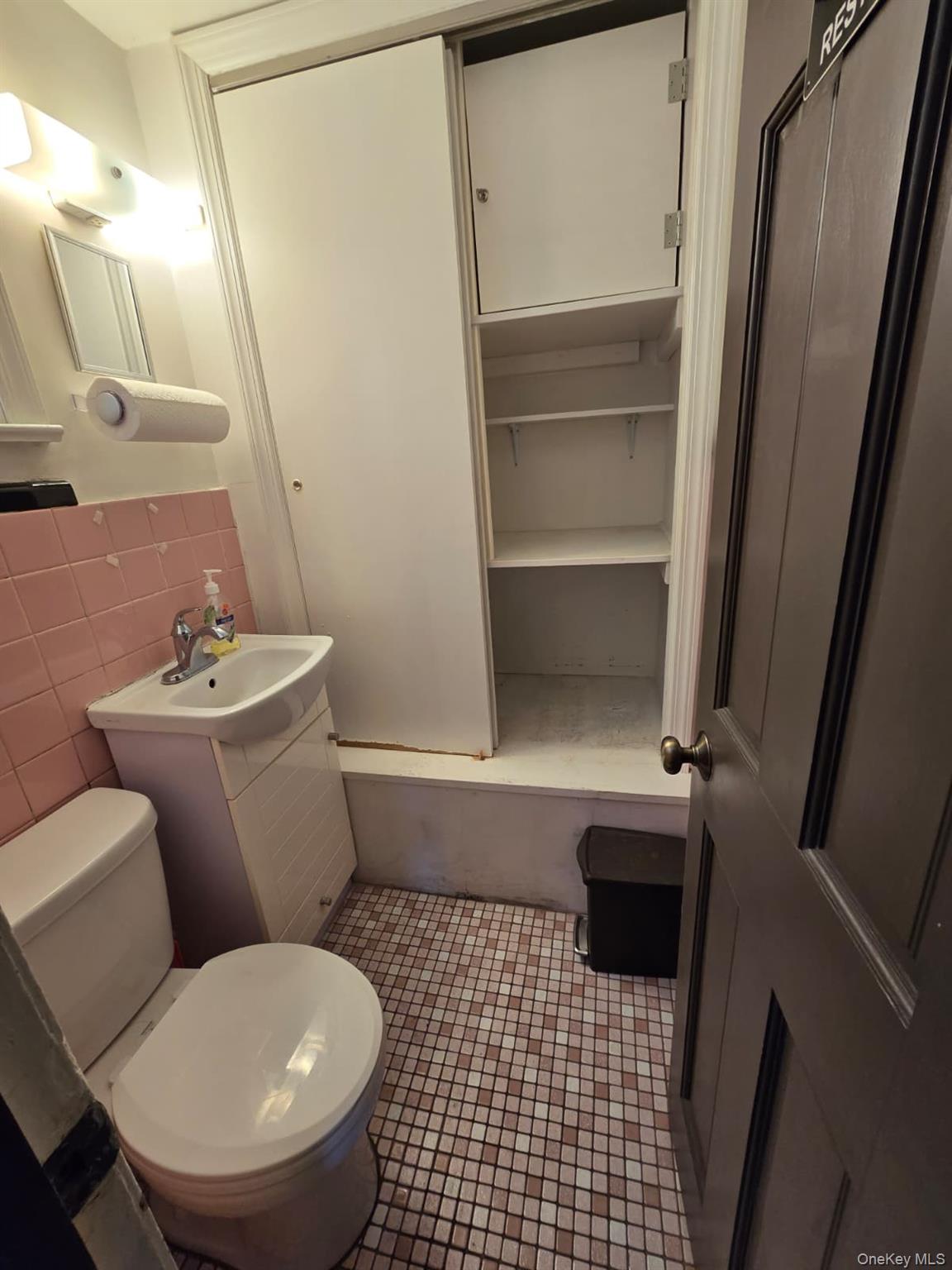 10510 Crossbay Boulevard, Ozone Park, NY 11417