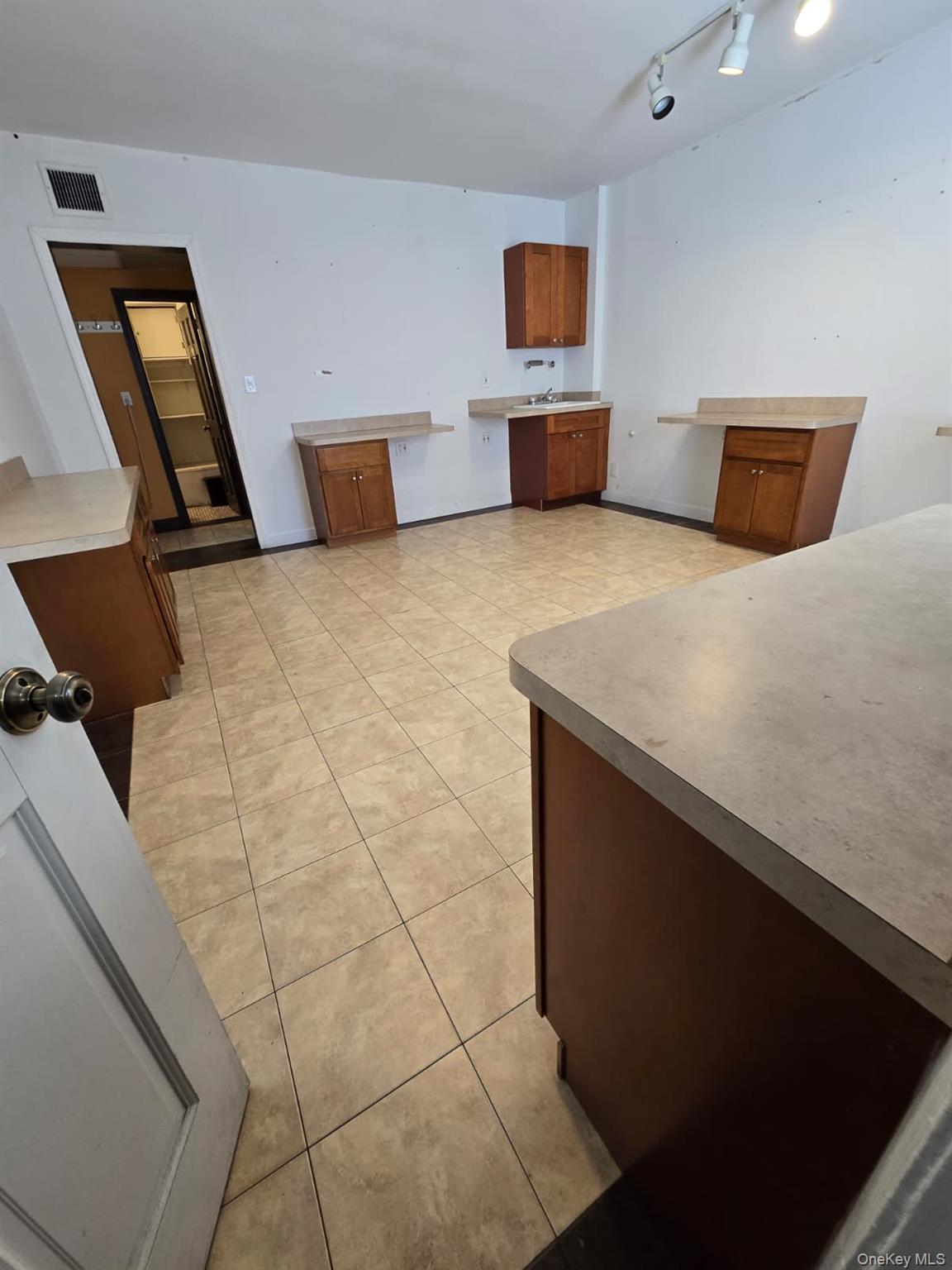 10510 Crossbay Boulevard, Ozone Park, NY 11417