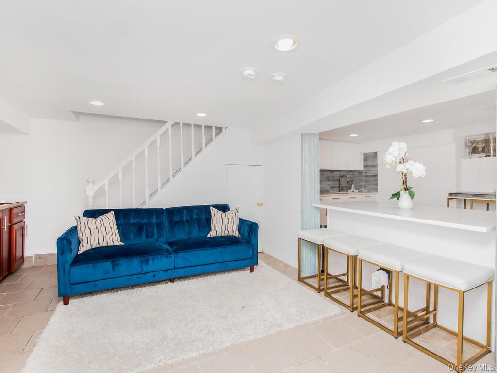 135 Midland Terrace, Yonkers, NY 10704