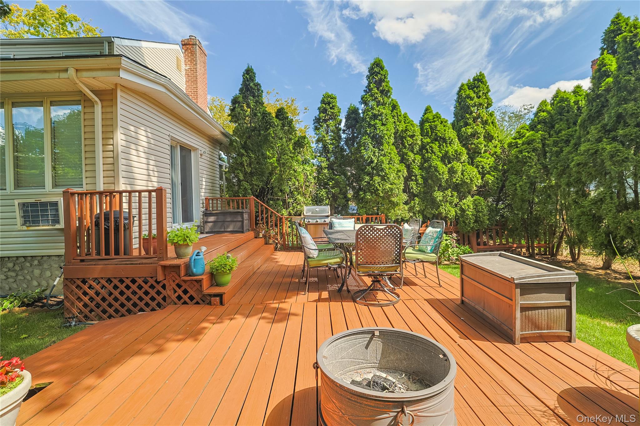 27 Coolidge Street, Malverne, NY 11565