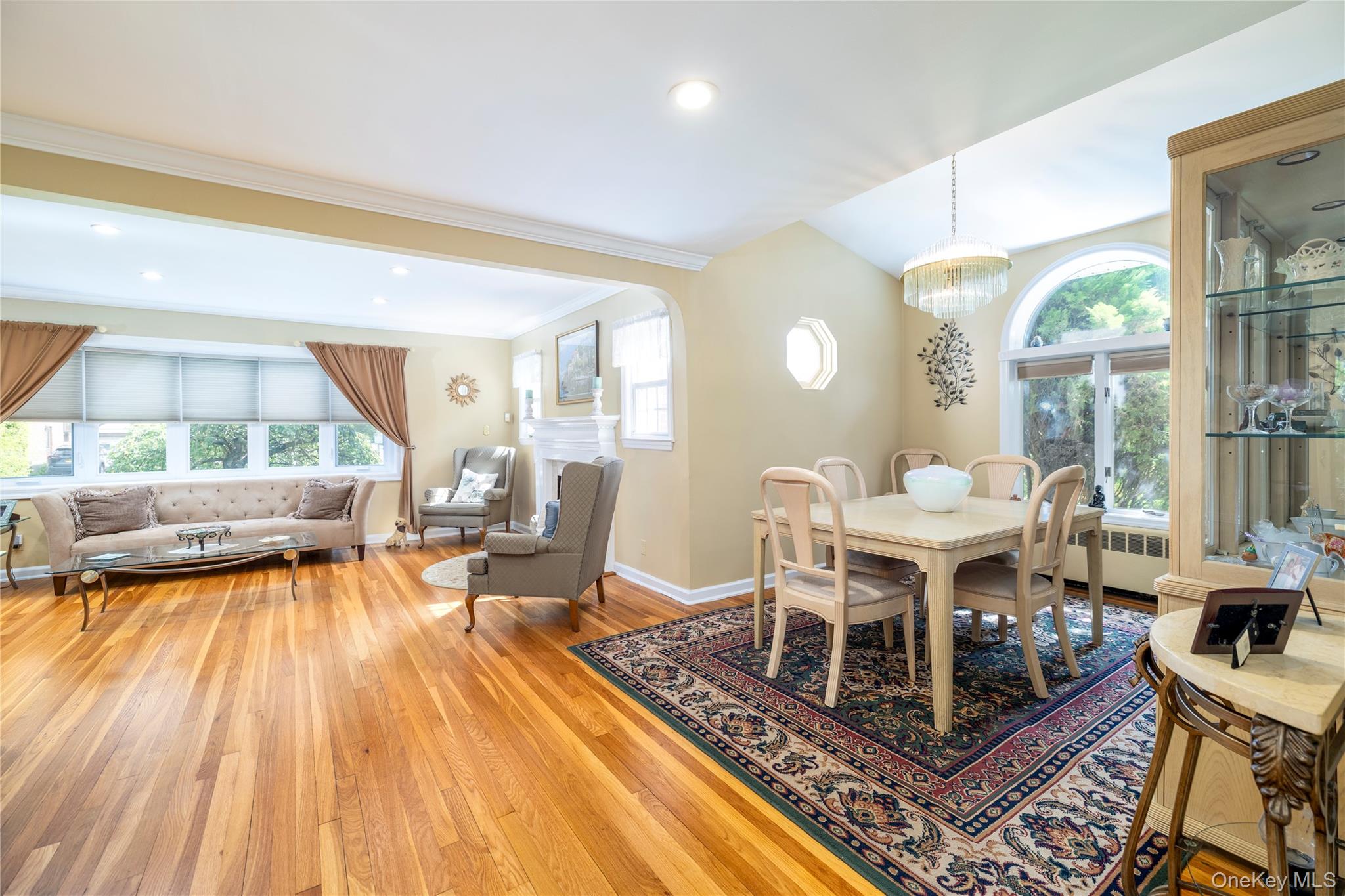 27 Coolidge Street, Malverne, NY 11565